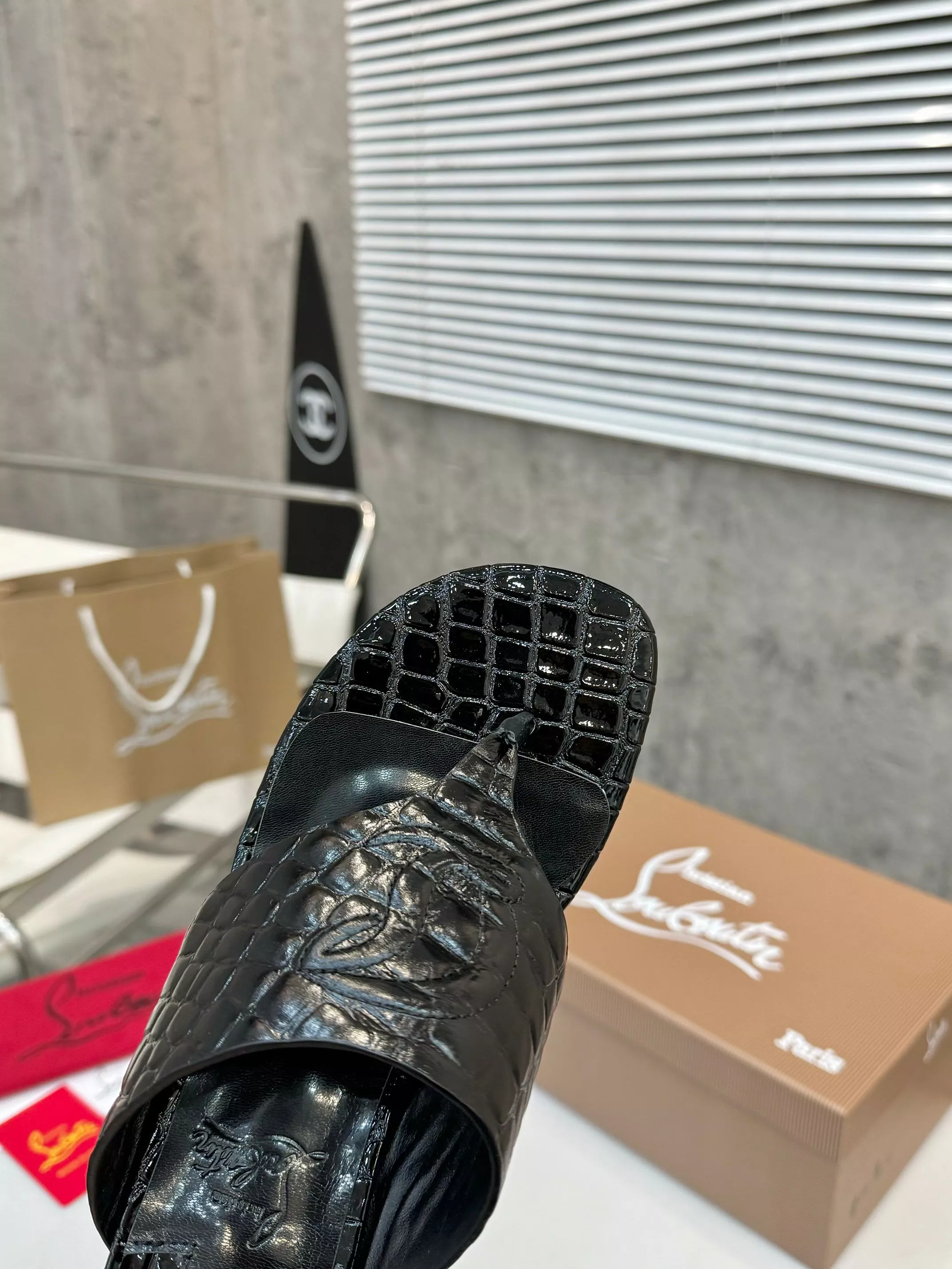 Christian Louboutin CL Slippers For Women Popular 5042
