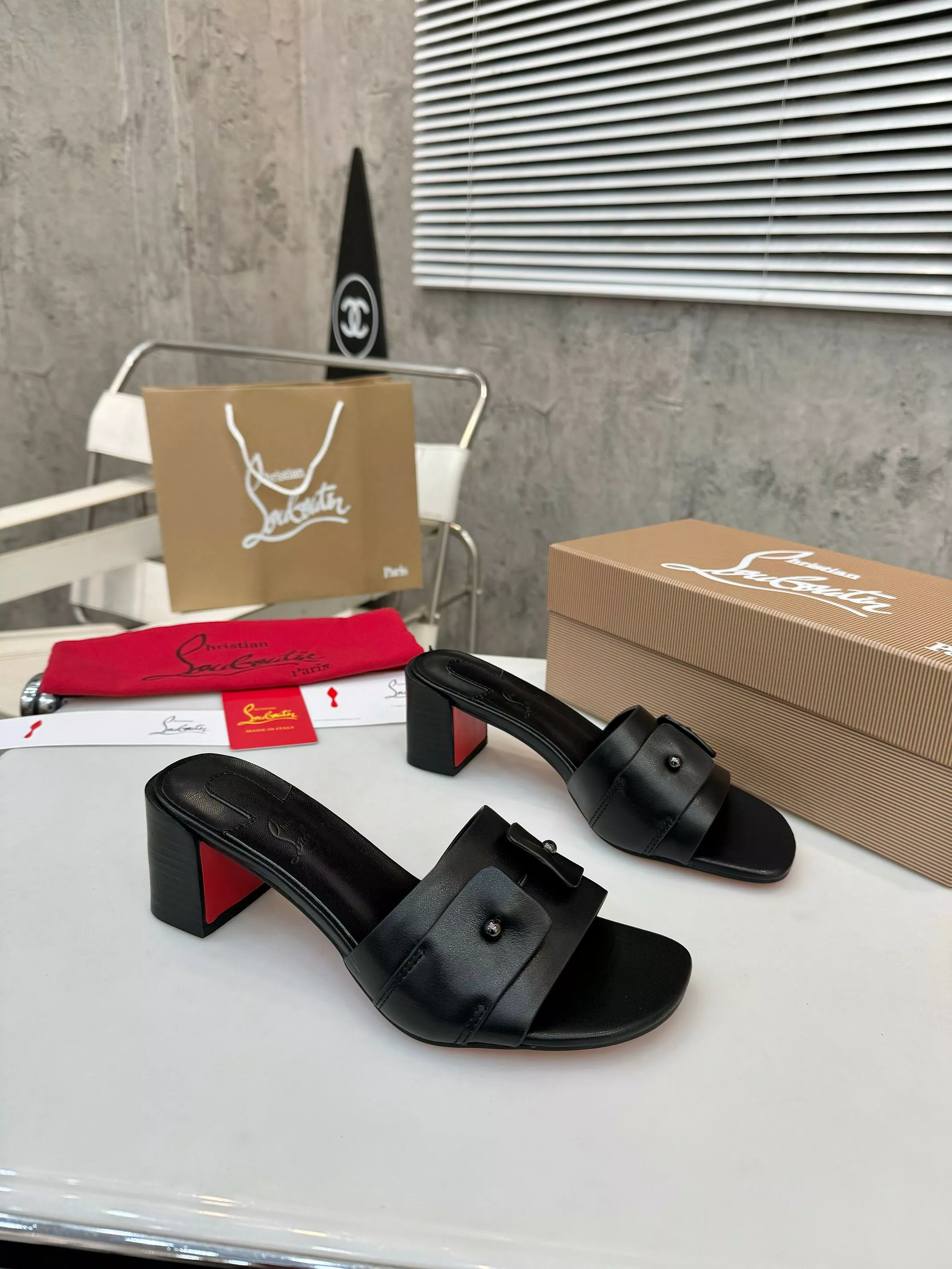 Christian Louboutin CL Slippers For Women Reliable 9684