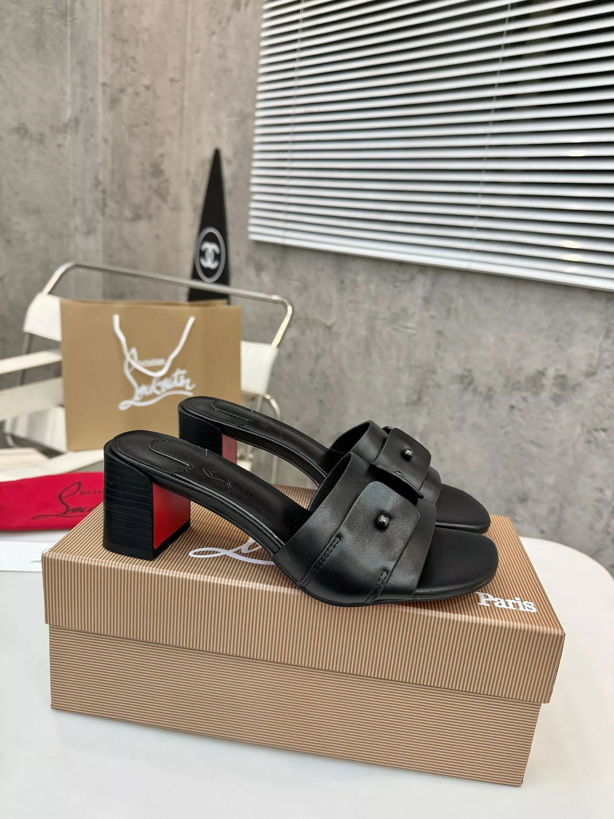 Christian Louboutin CL Slippers For Women Reliable 9684