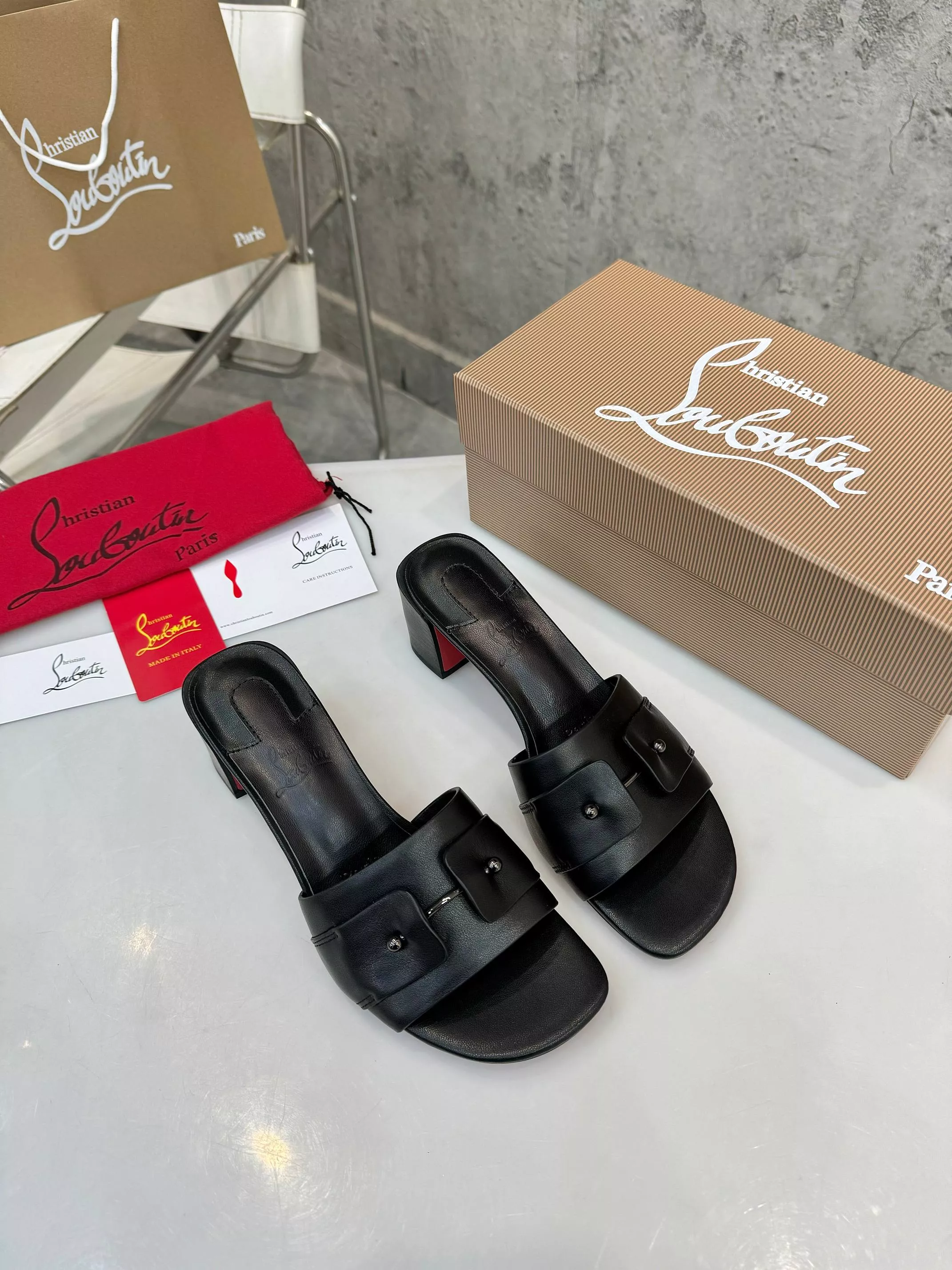 Christian Louboutin CL Slippers For Women Reliable 9684