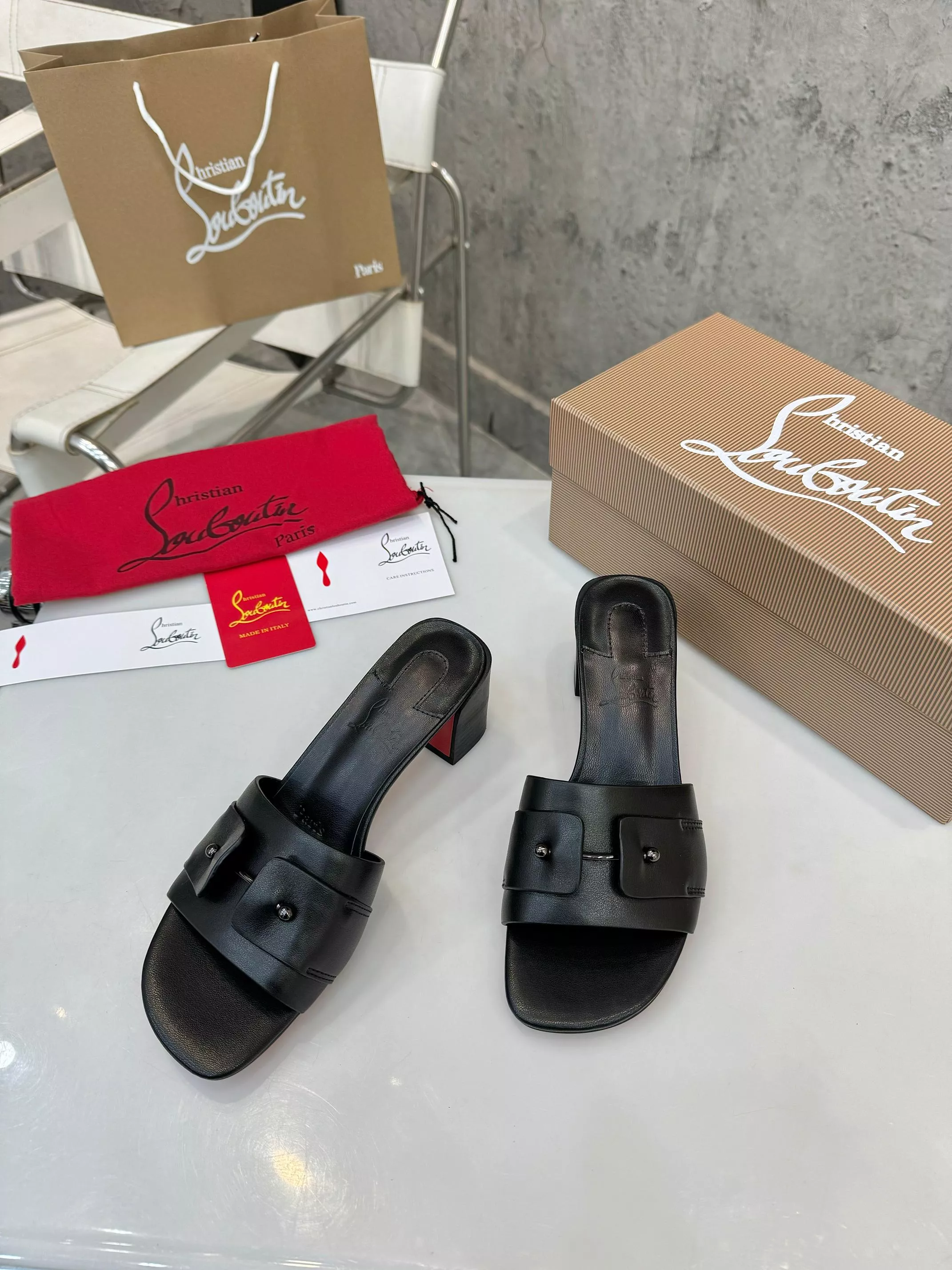 Christian Louboutin CL Slippers For Women Reliable 9684
