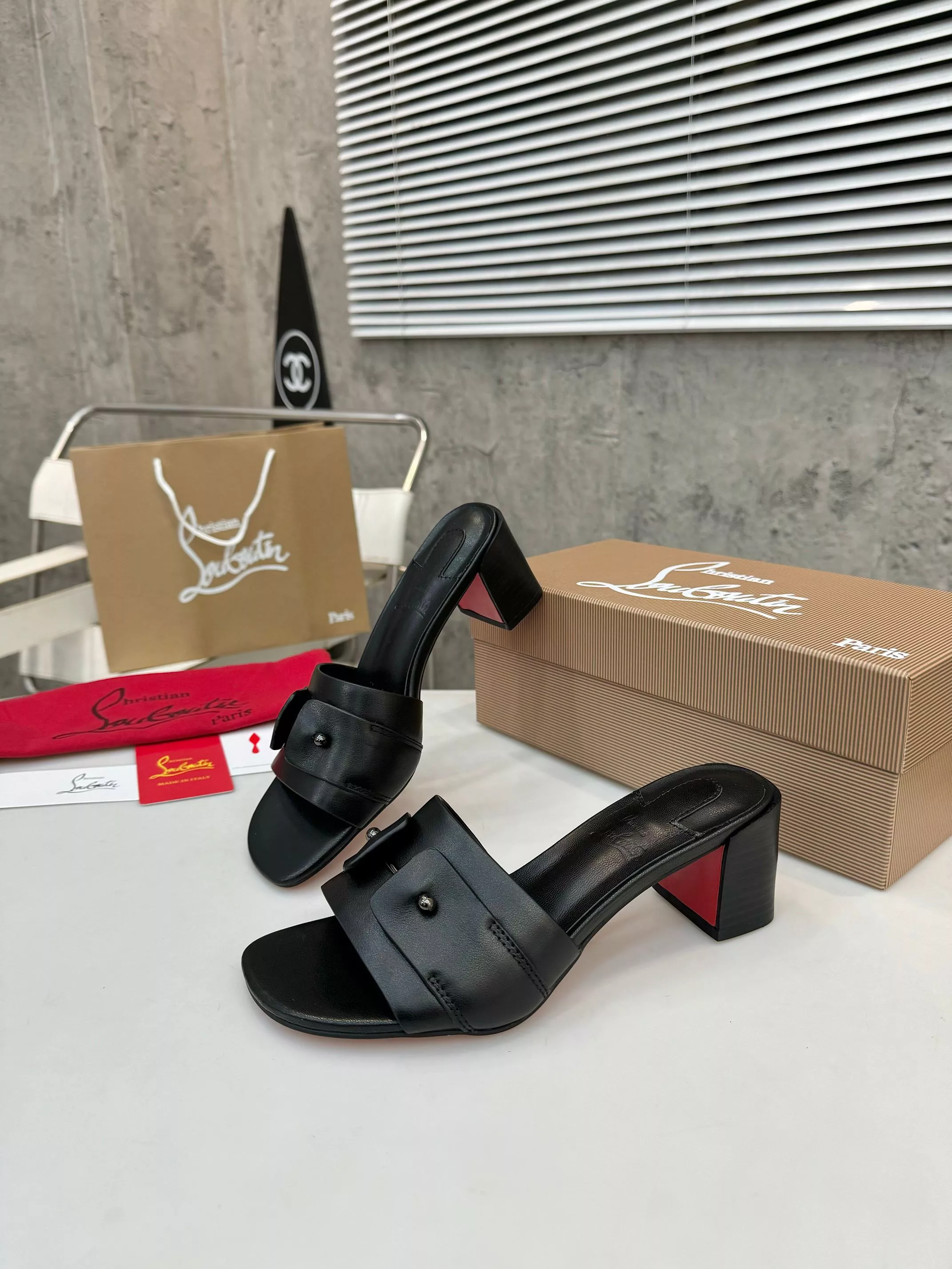 Christian Louboutin CL Slippers For Women Reliable 9684