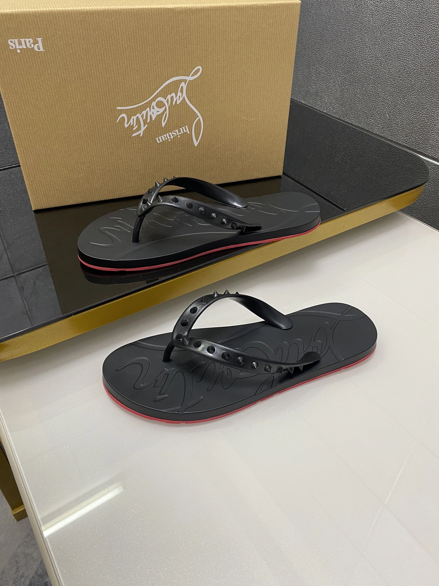Christian Louboutin CL Slippers For Women Stylish 9864