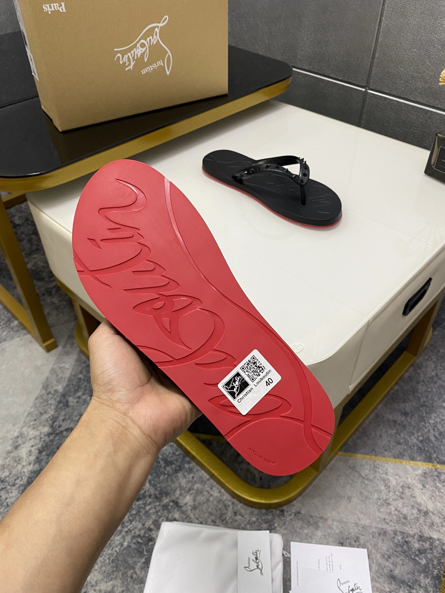 Christian Louboutin CL Slippers For Women Stylish 9864
