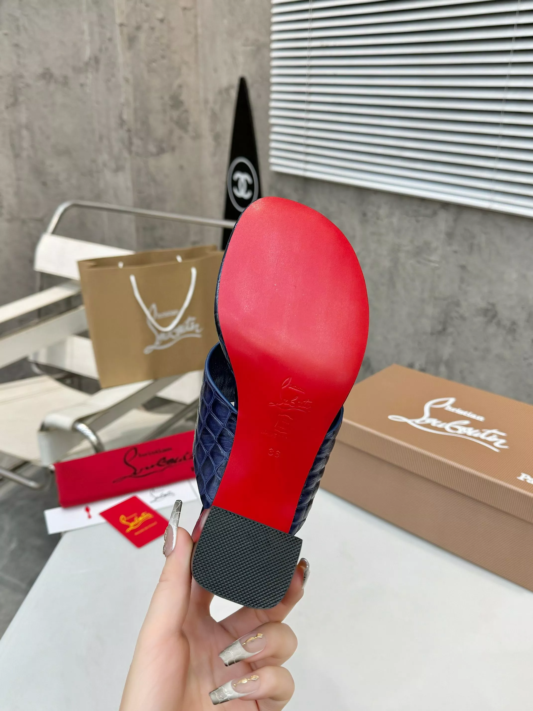 Christian Louboutin CL Slippers For Women Timeless 4877