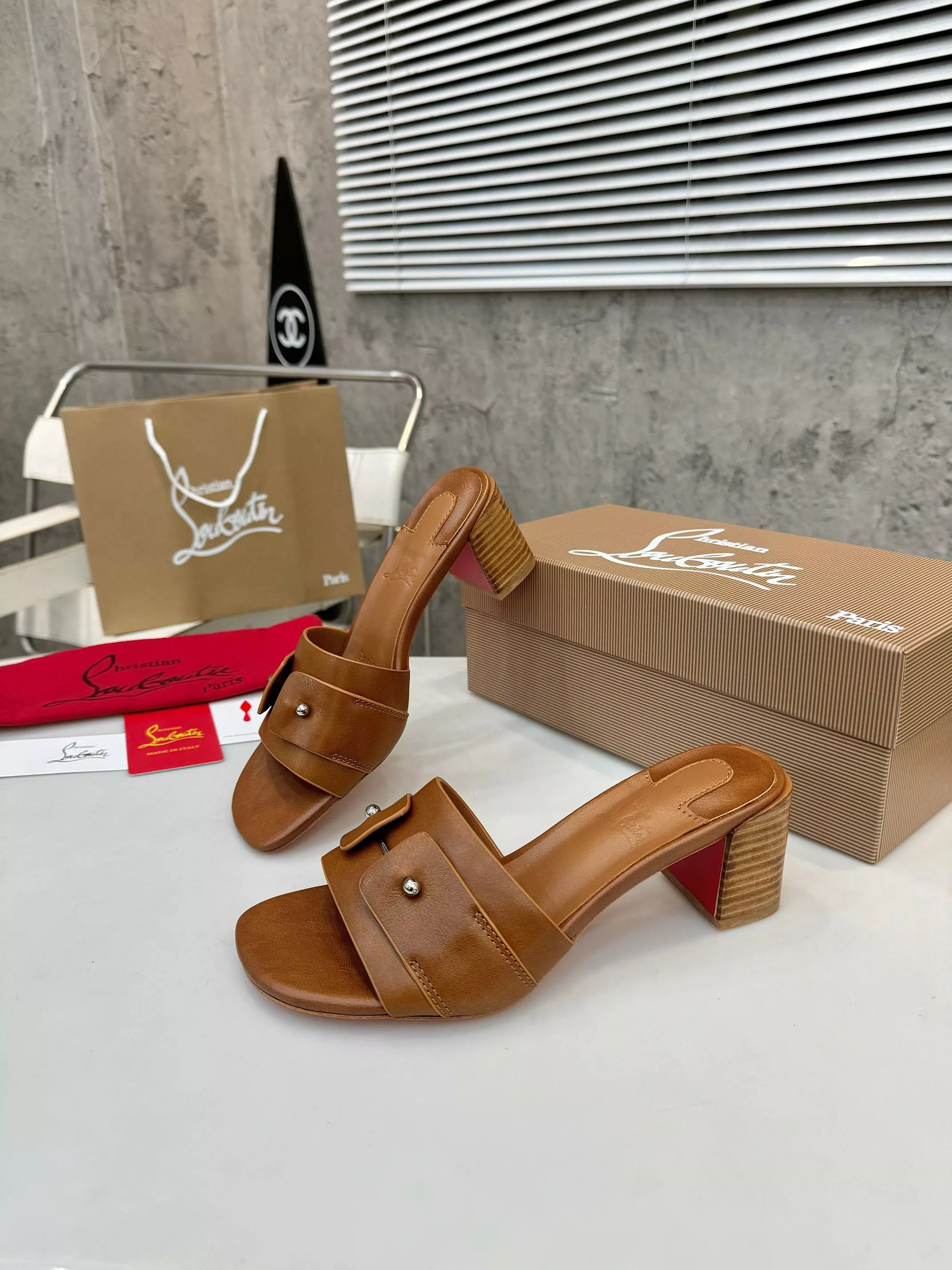 Christian Louboutin CL Slippers For Women WellDesigned 9995