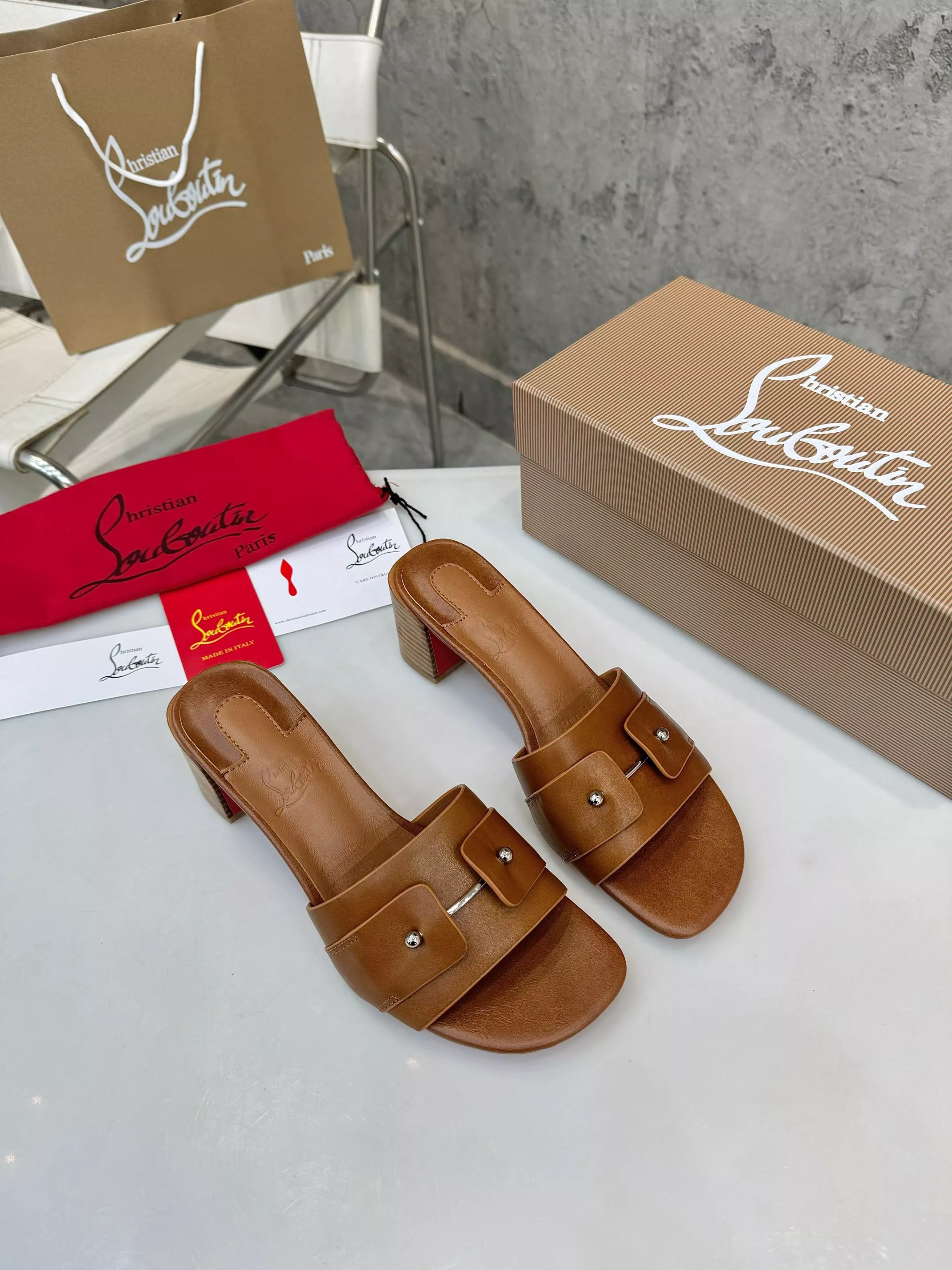Christian Louboutin CL Slippers For Women WellDesigned 9995