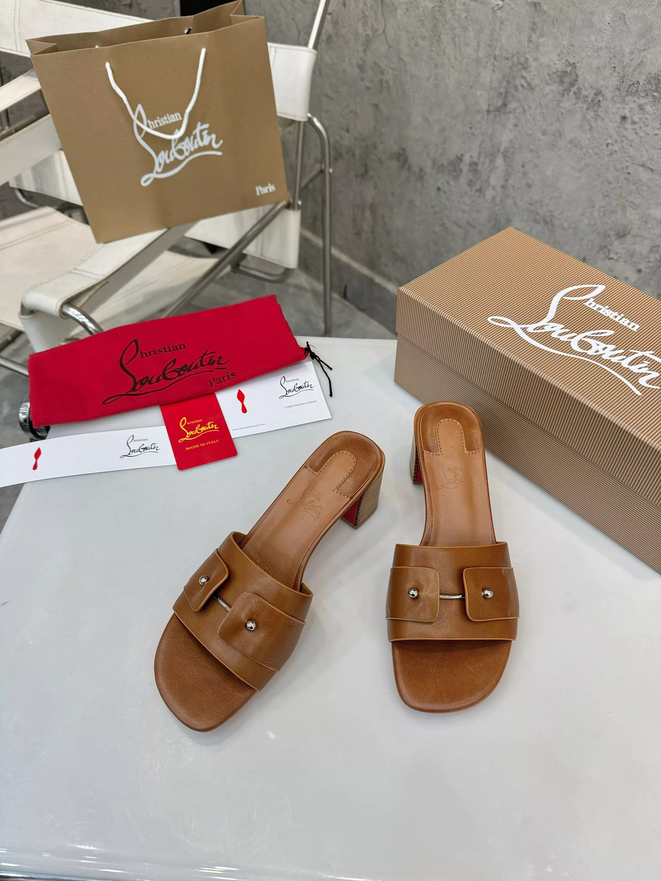 Christian Louboutin CL Slippers For Women WellDesigned 9995