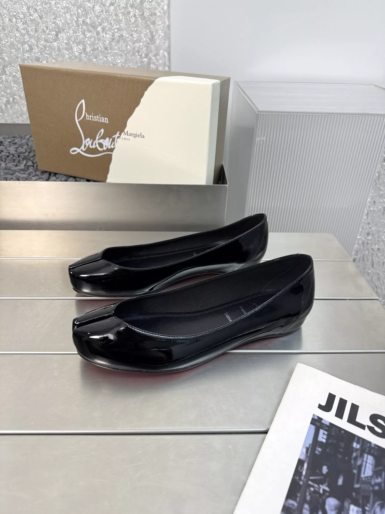 Christian Louboutin Flat Shoes For Women Flexible 7246