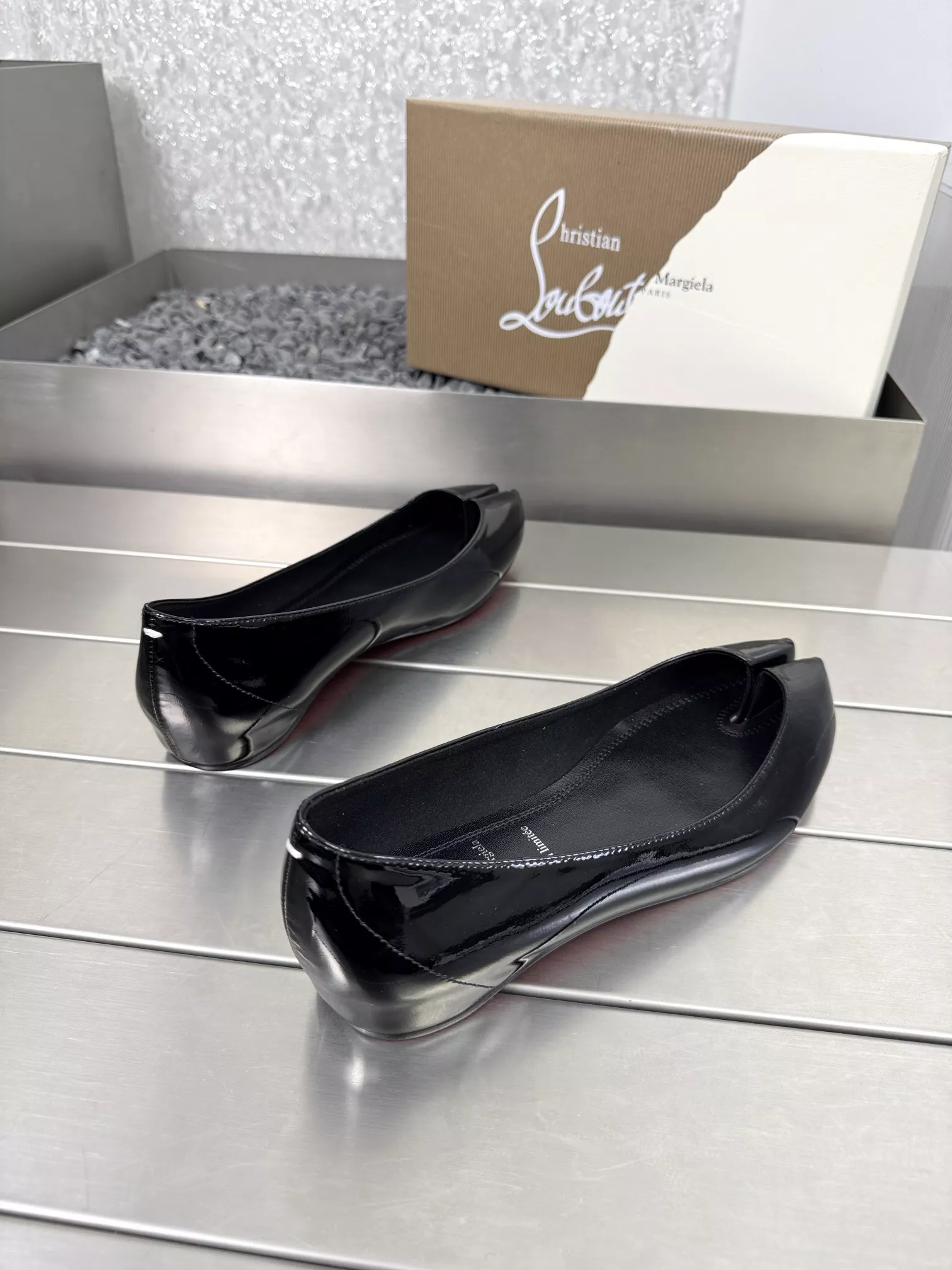 Christian Louboutin Flat Shoes For Women Flexible 7246
