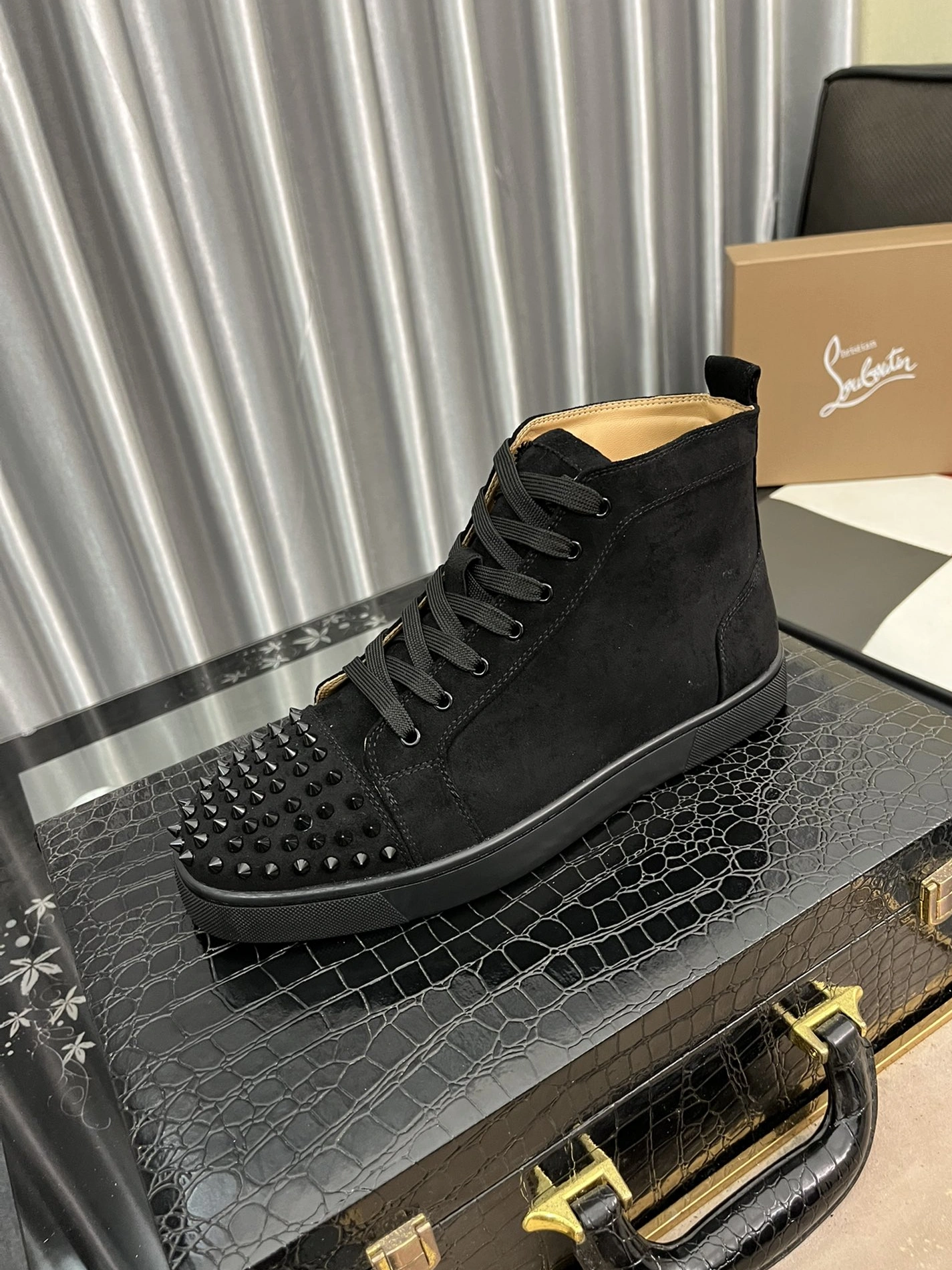 Christian Louboutin High Top Shoes For Men Breathable 6773