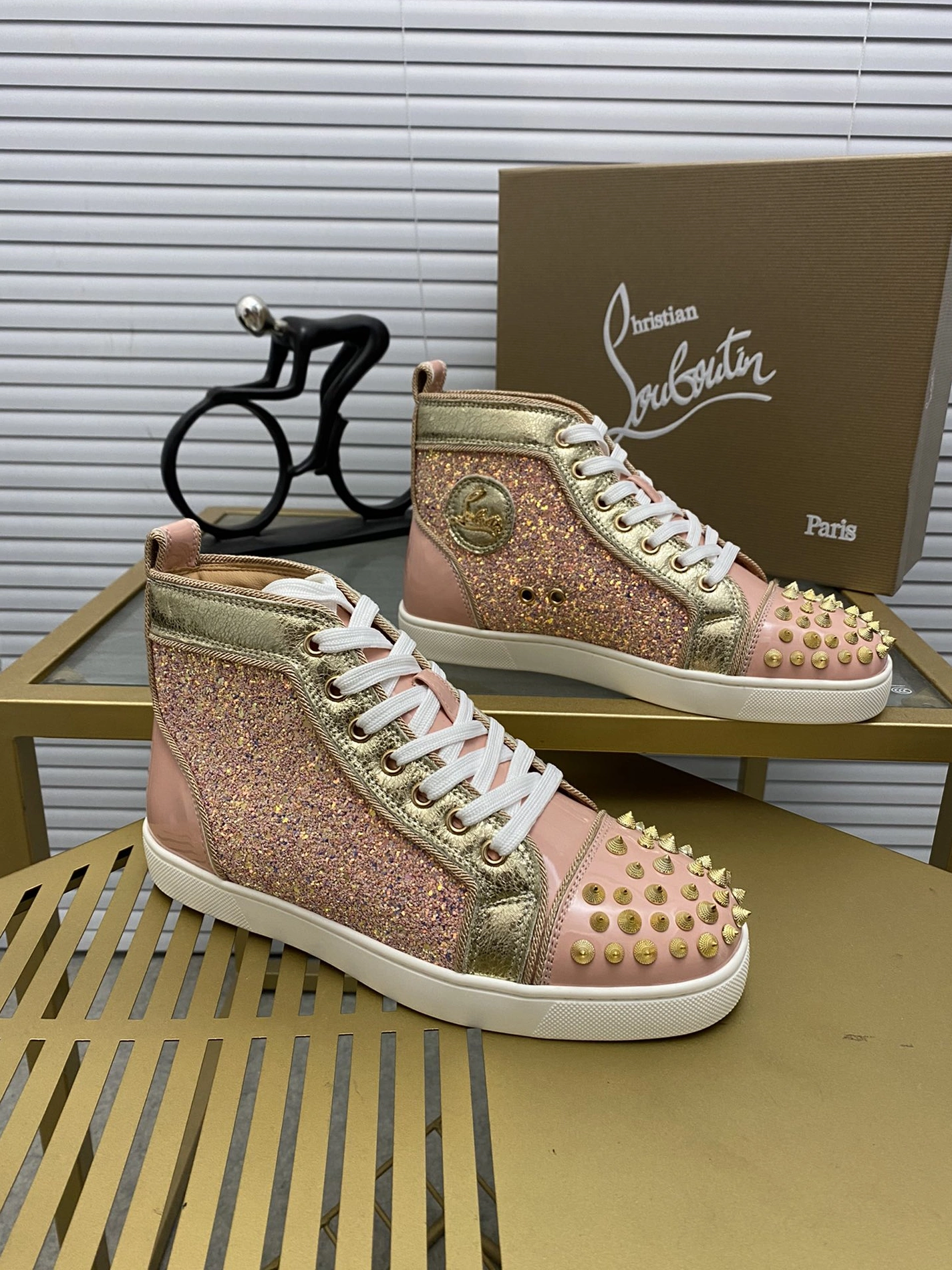 Christian Louboutin High Top Shoes For Women UrbanStyle 8470