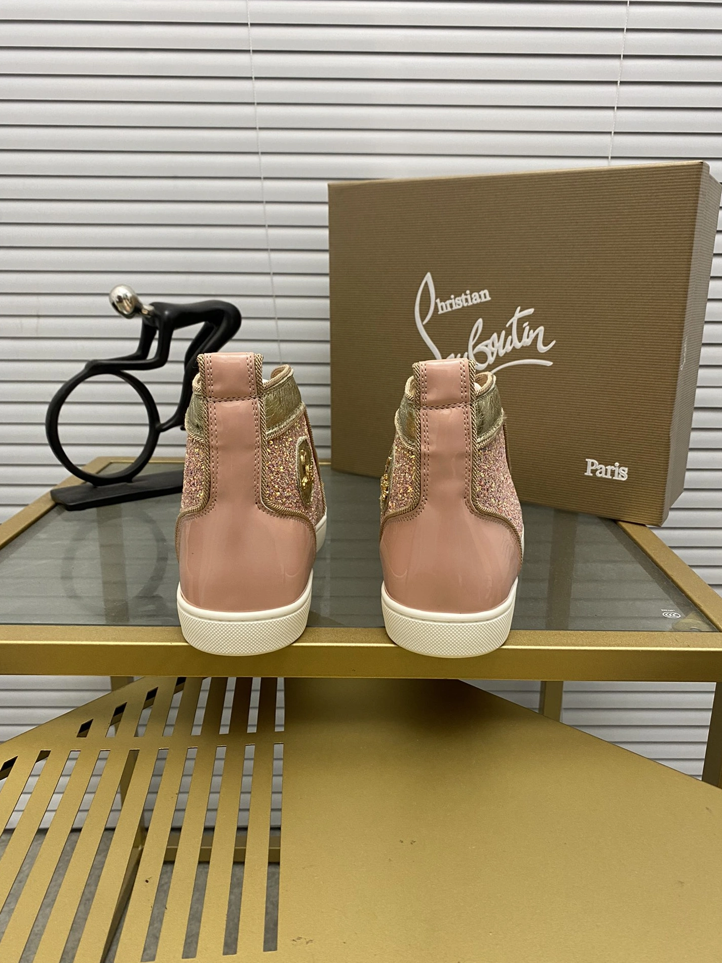 Christian Louboutin High Top Shoes For Women UrbanStyle 8470