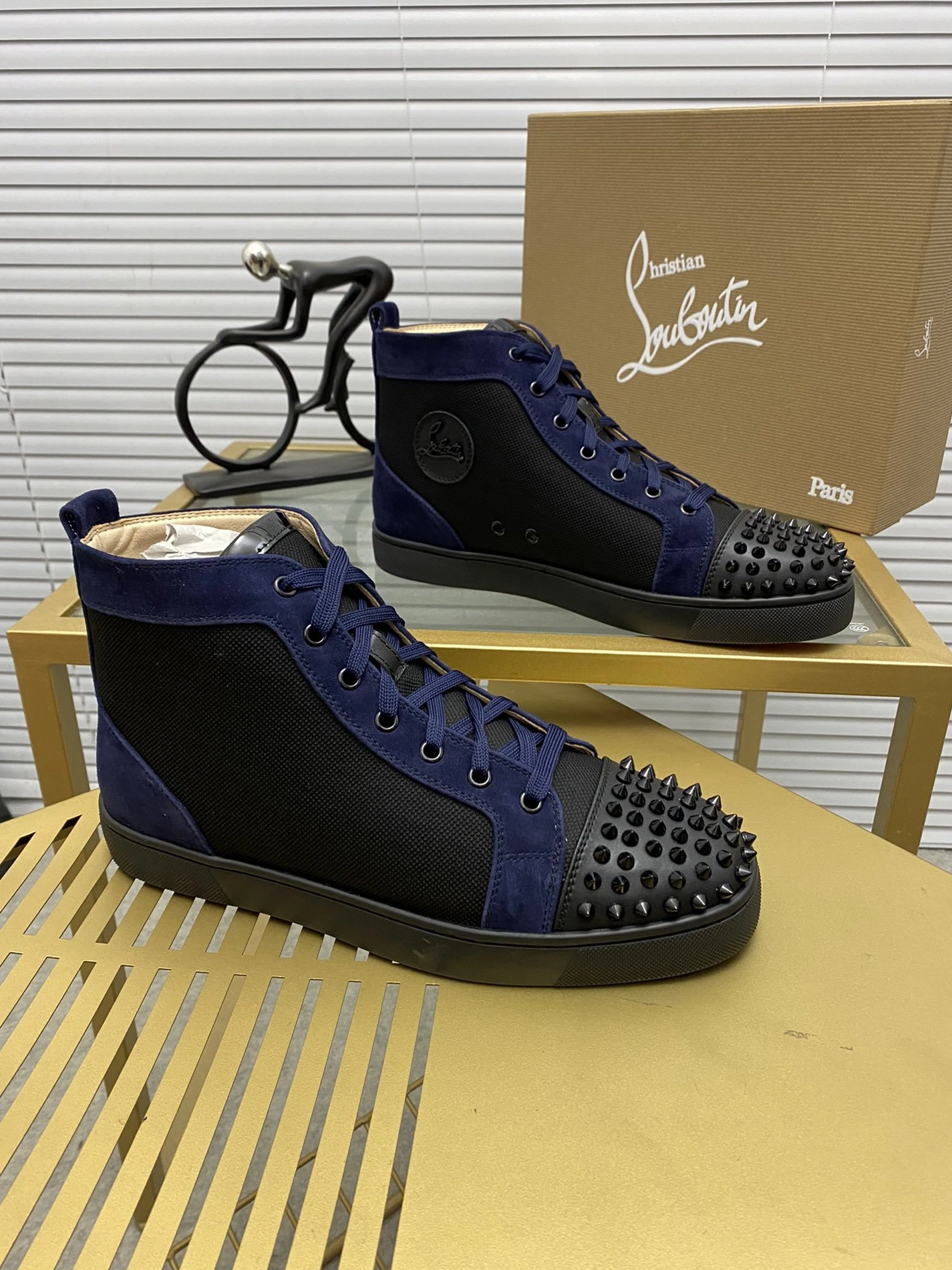 Christian Louboutin High Tops Shoes For Men Durable 337