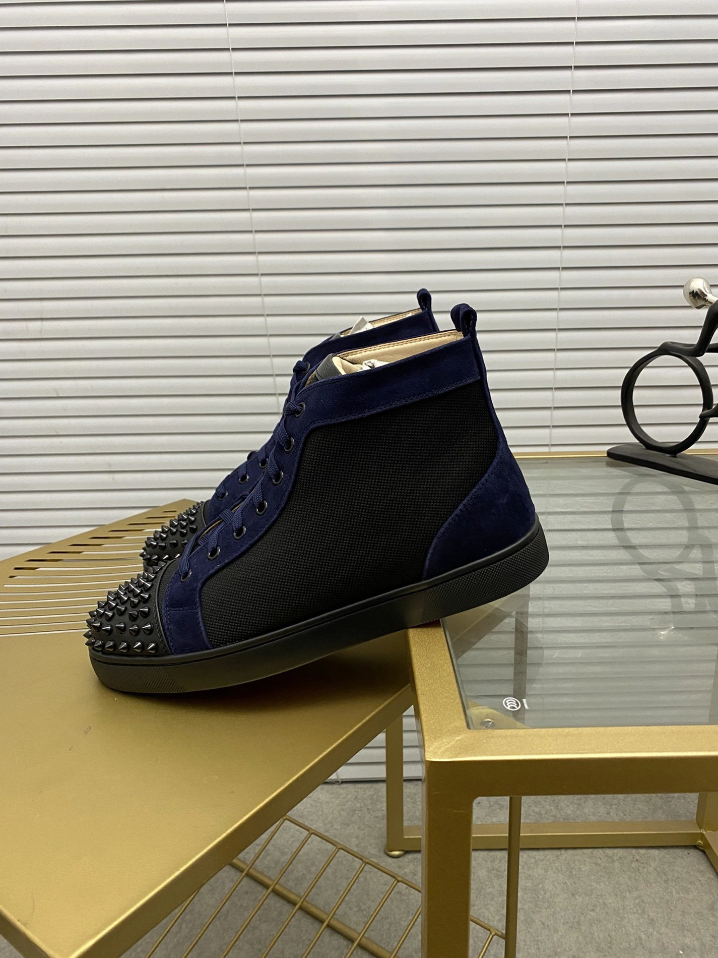 Christian Louboutin High Tops Shoes For Men Durable 337