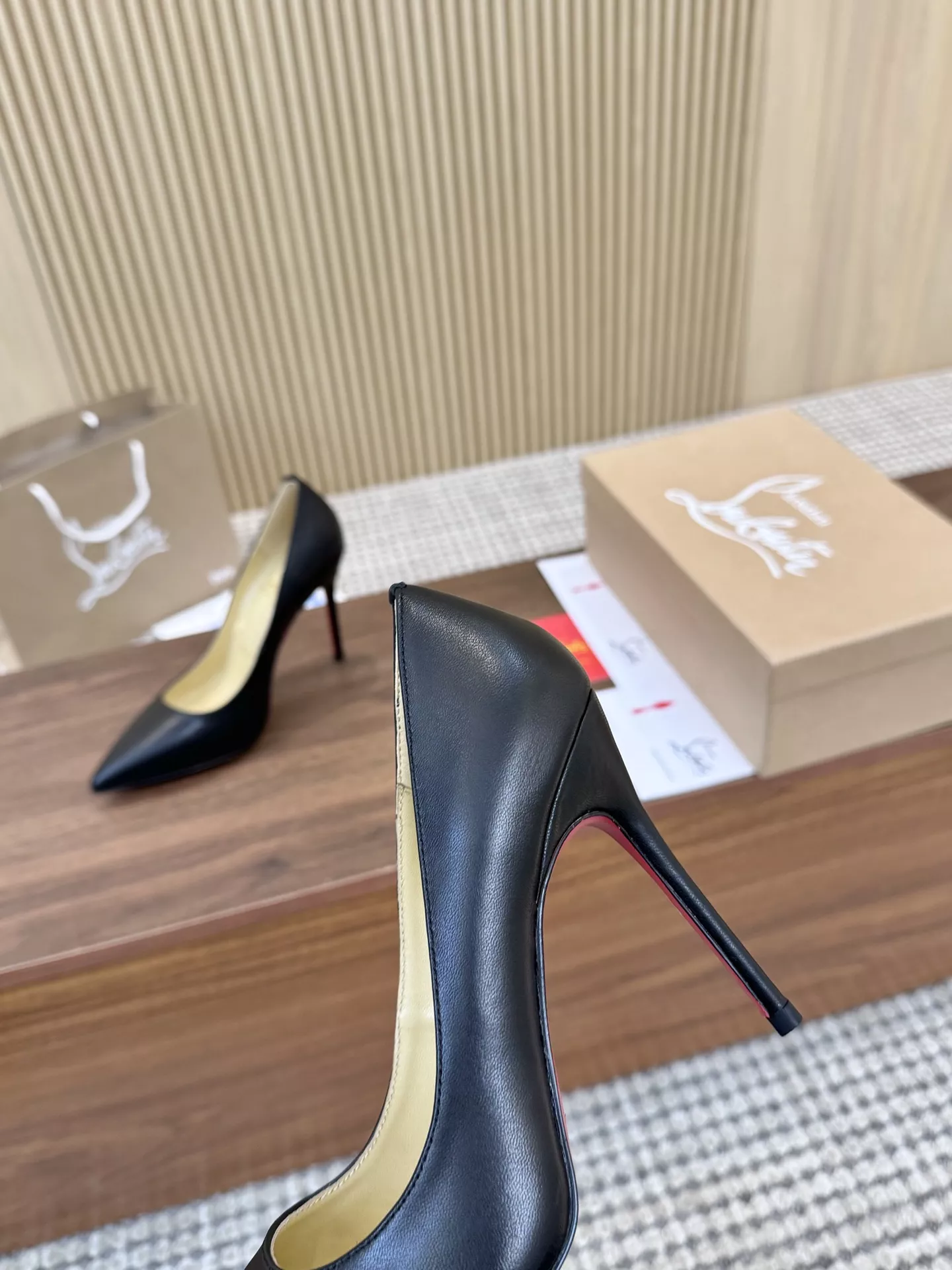 Christian Louboutin High-heeled shoes For Women Practical 1886