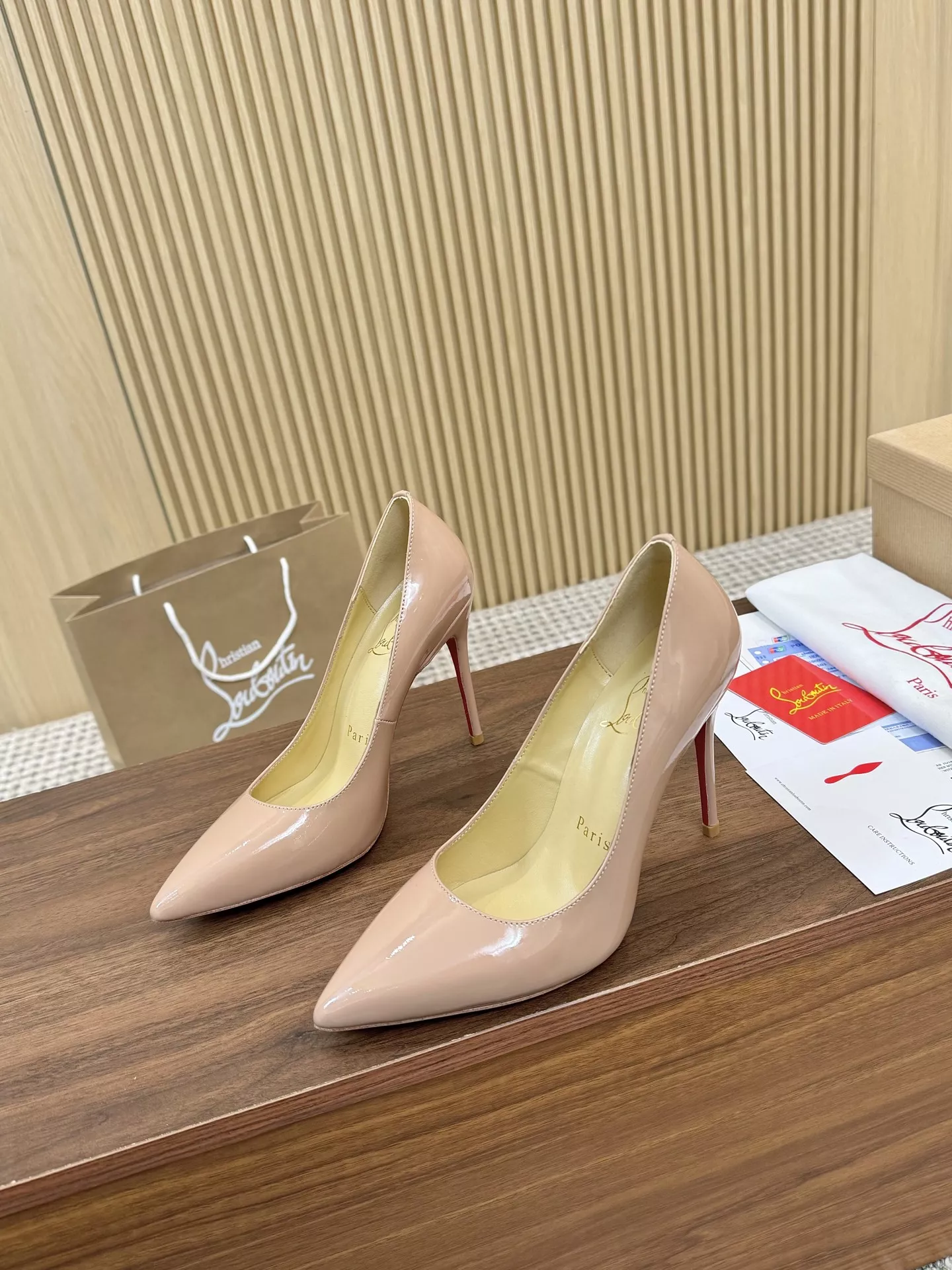 Christian Louboutin High-heeled shoes For Women Vibrant 9282