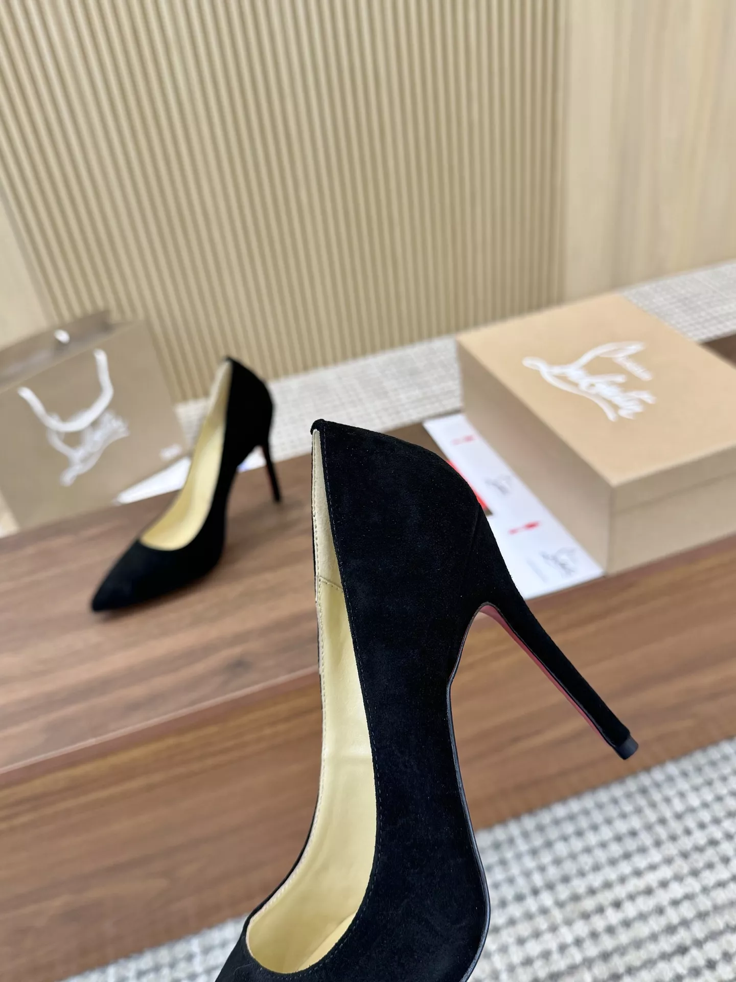 Christian Louboutin High-heeled shoes For Women WellDesigned 9650