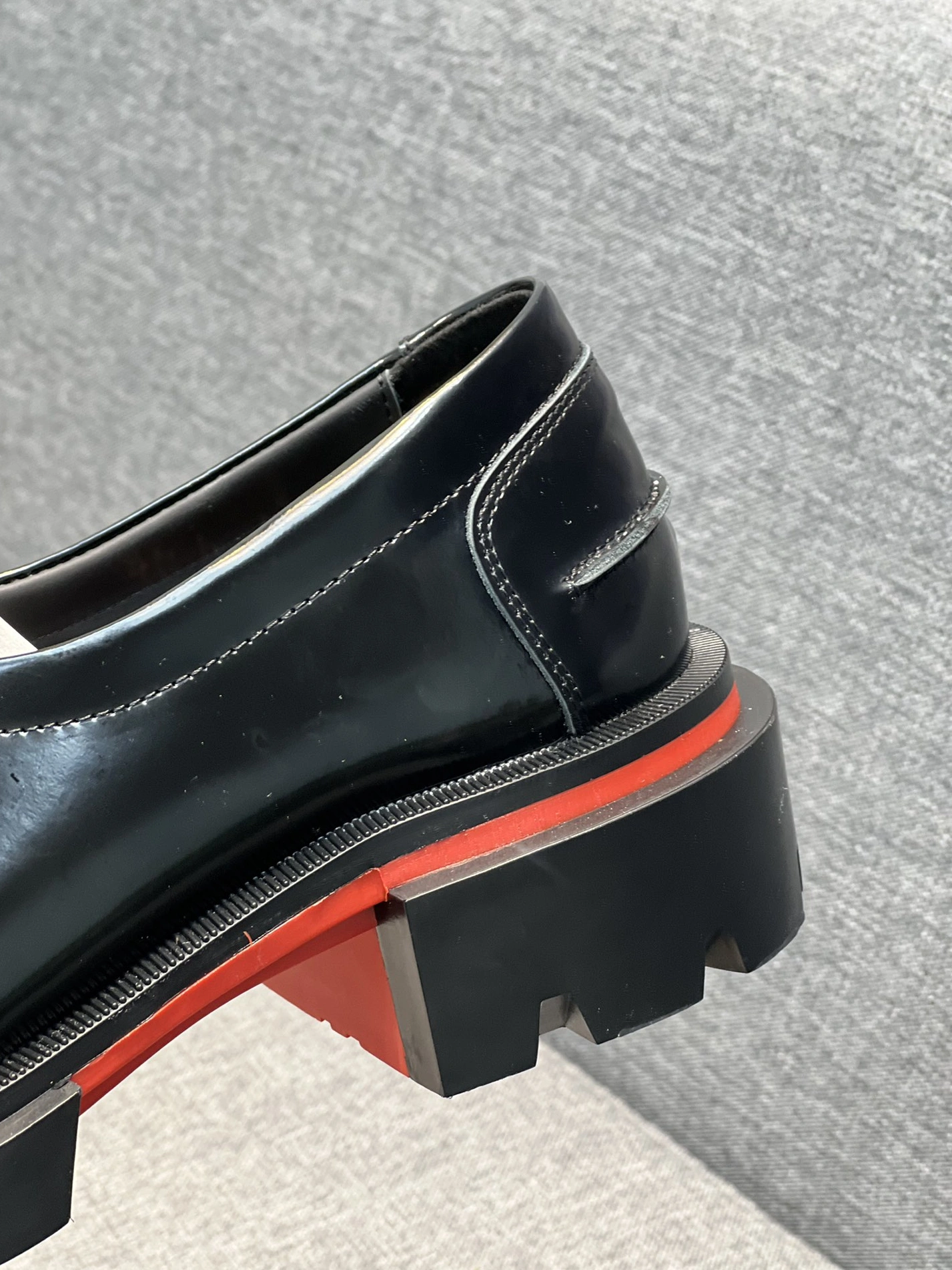 Christian Louboutin Leather Shoes For Men Durable 6929