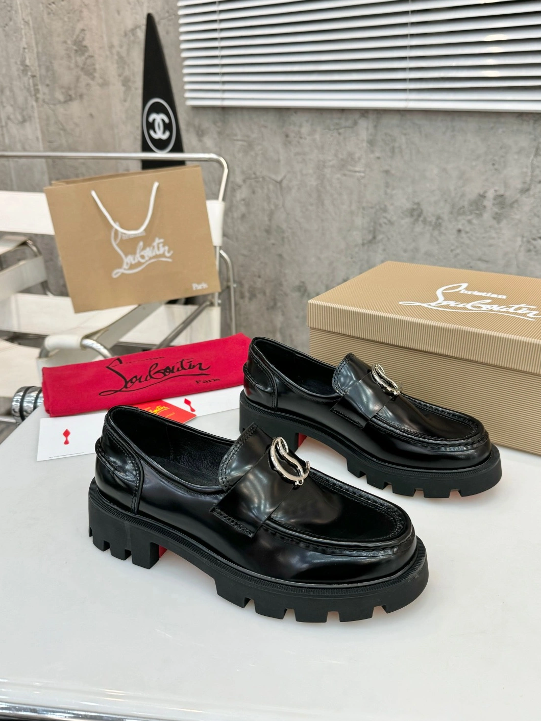 Christian Louboutin Leather Shoes For Women Durable 3853