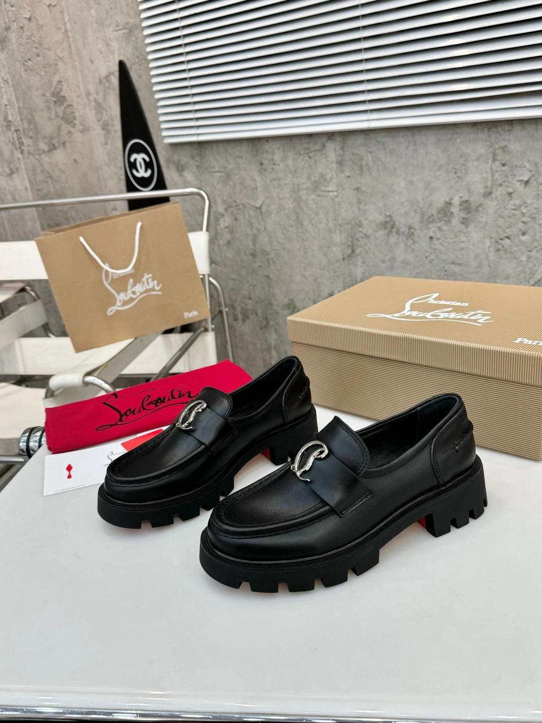 Christian Louboutin Leather Shoes For Women Durable 749