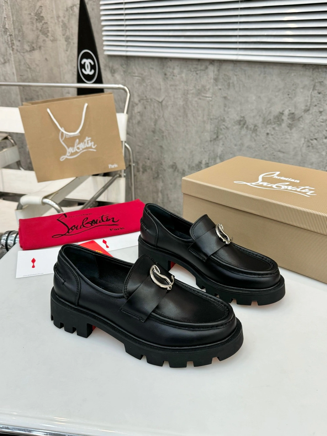 Christian Louboutin Leather Shoes For Women Durable 749