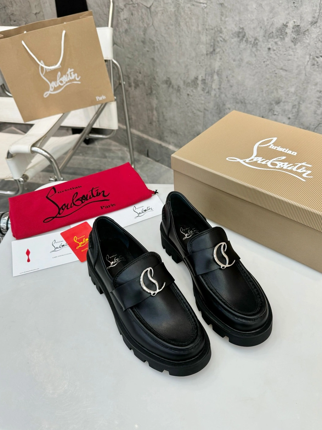 Christian Louboutin Leather Shoes For Women Durable 749