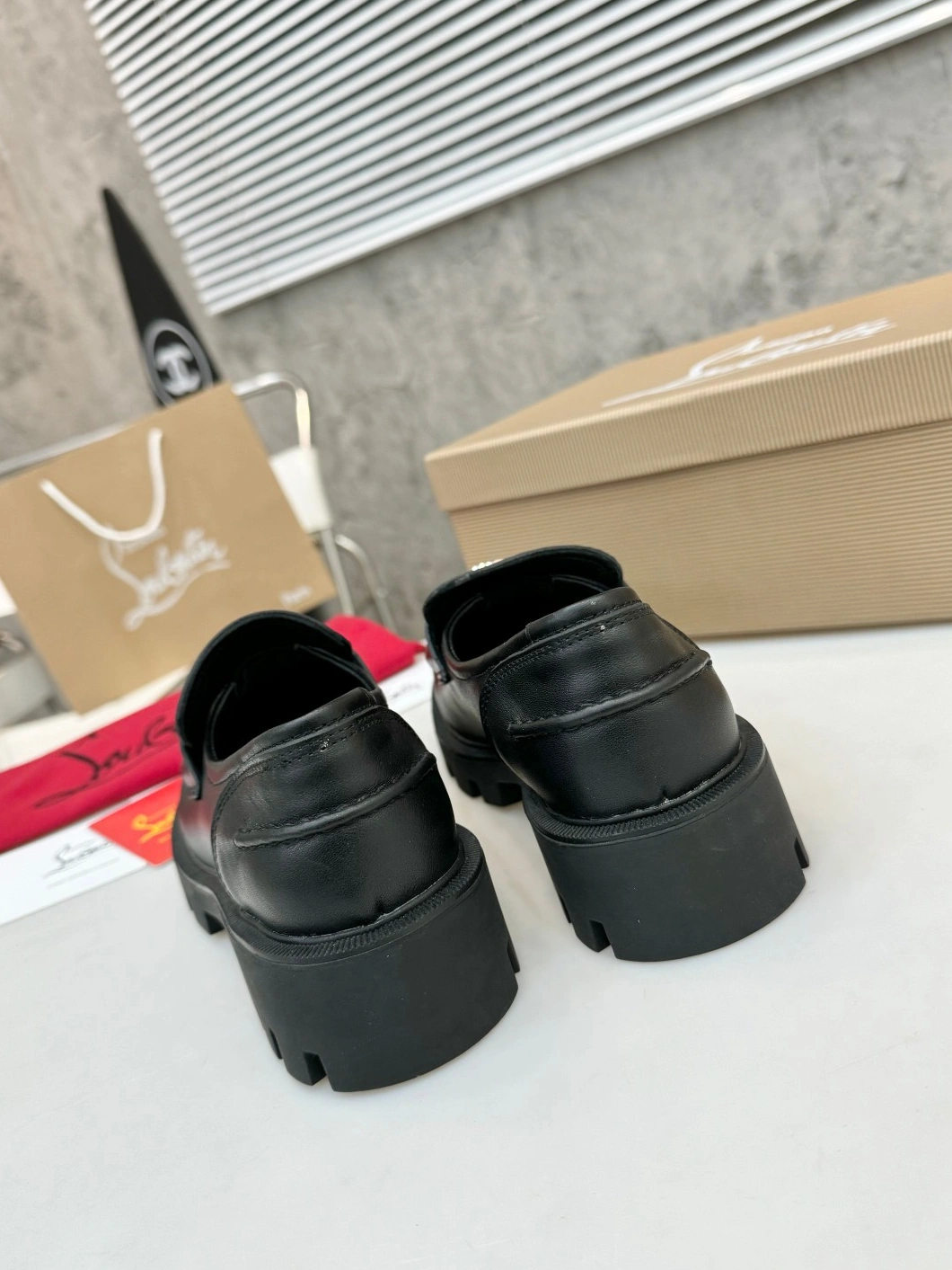 Christian Louboutin Leather Shoes For Women Durable 749