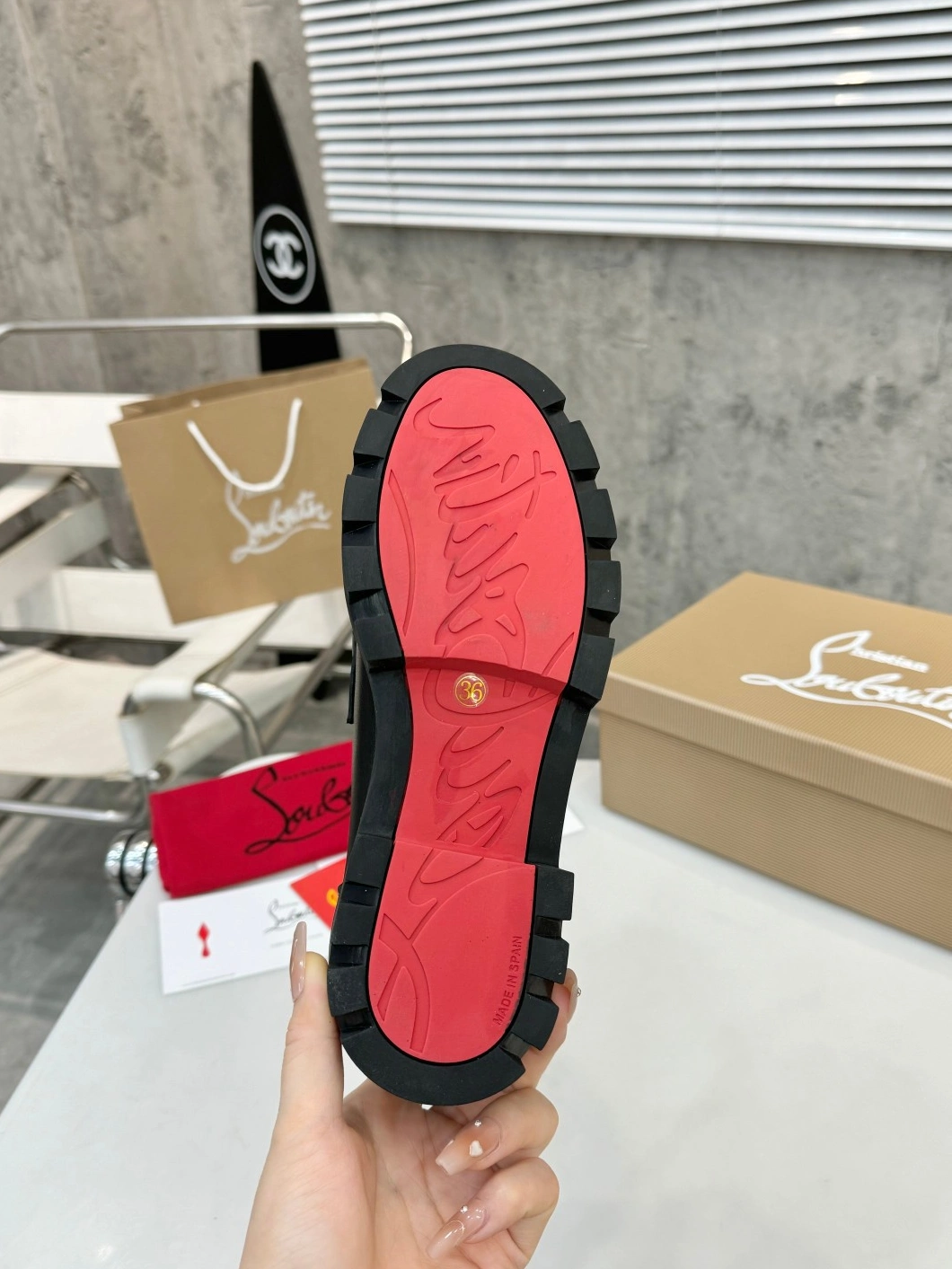 Christian Louboutin Leather Shoes For Women Durable 749