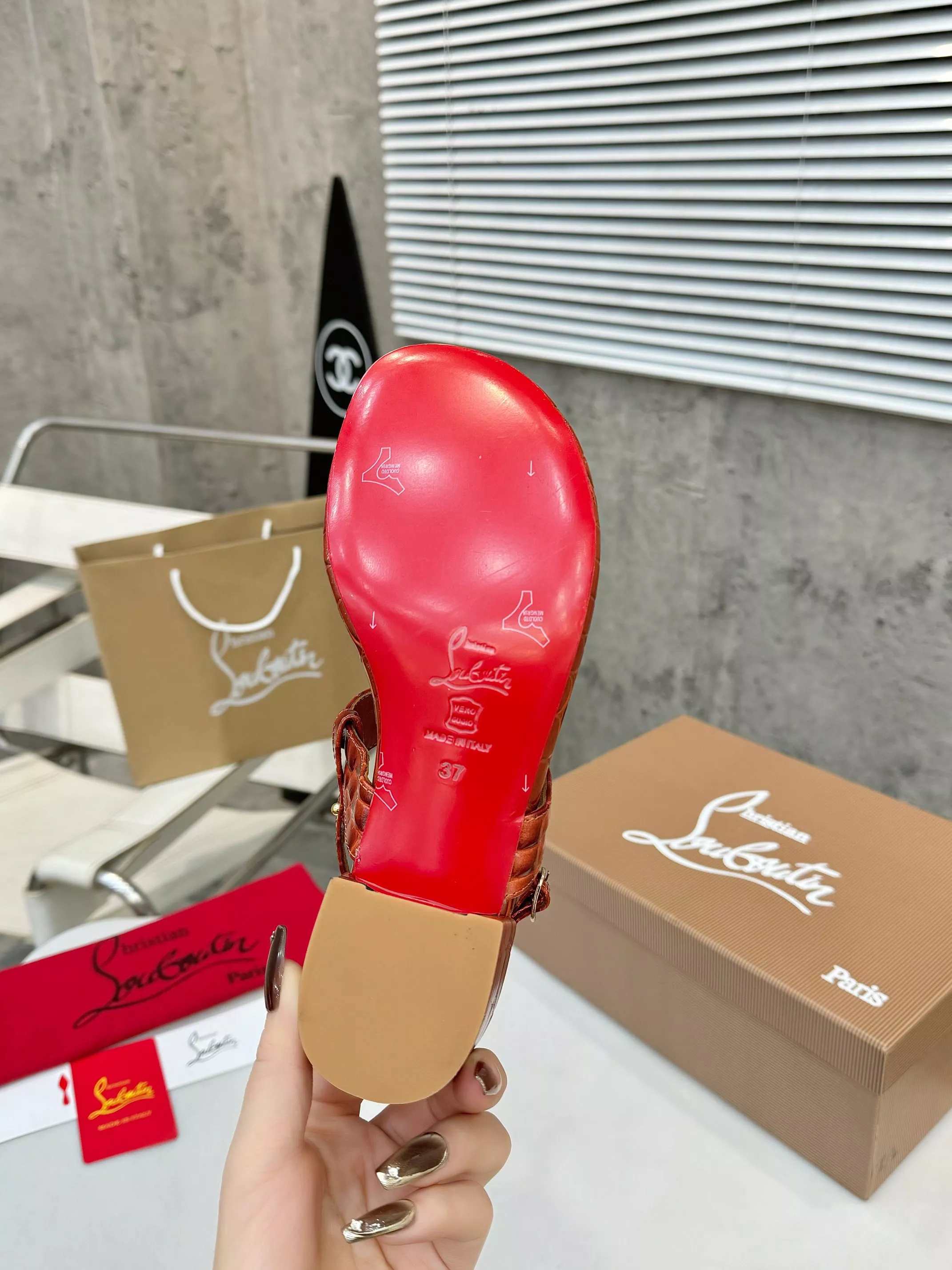 Christian Louboutin Sandal For Women Breathable 2115