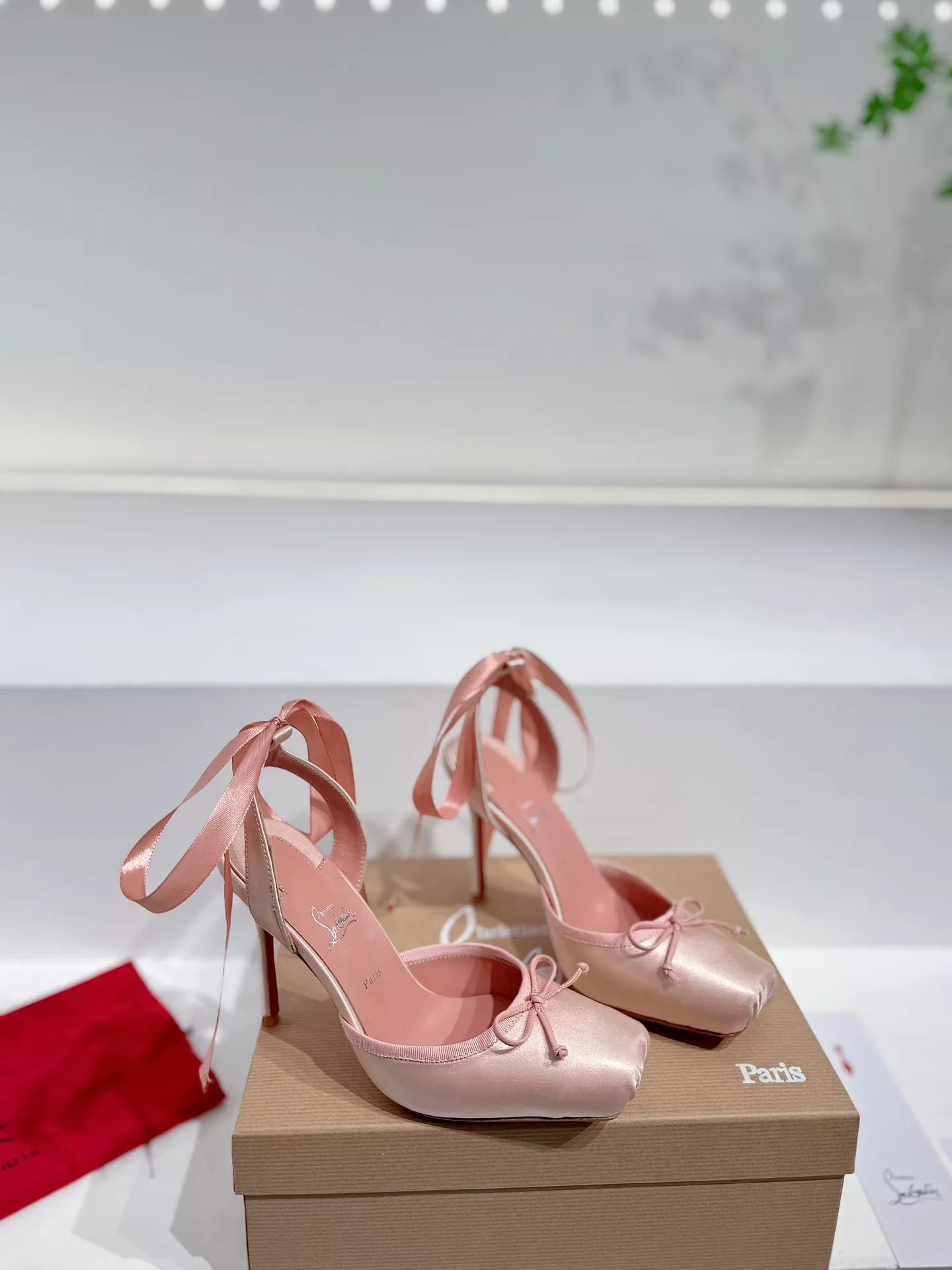 Christian Louboutin Sandal For Women EyeCatching 921