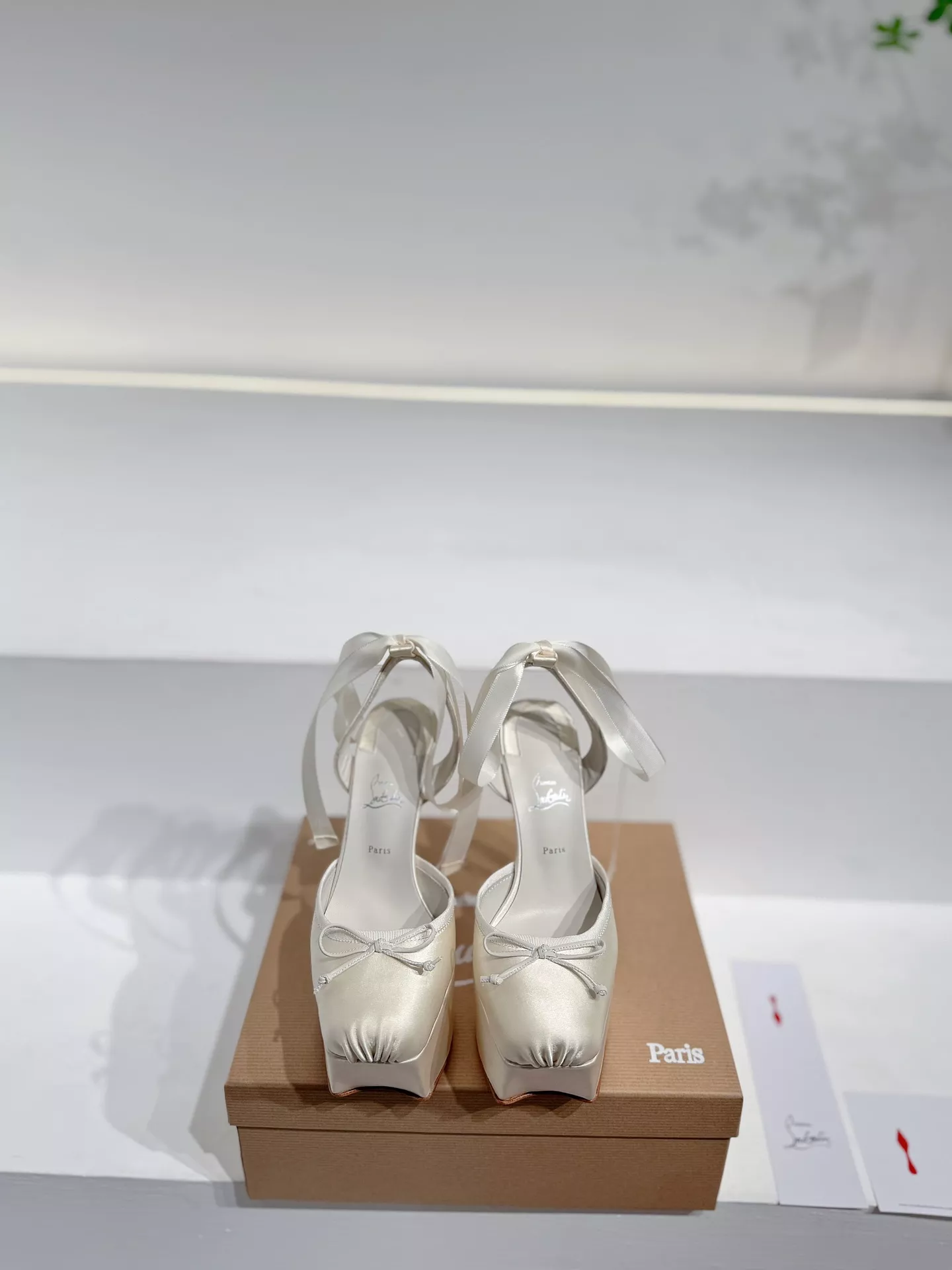 Christian Louboutin Sandal For Women HighQuality 372