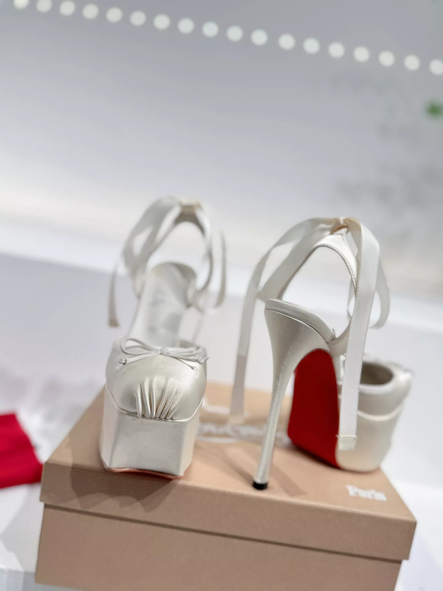 Christian Louboutin Sandal For Women HighQuality 372