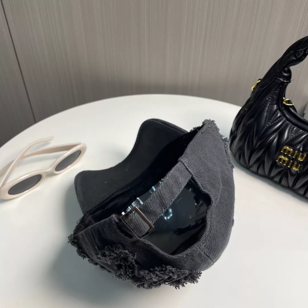 Chrome Hearts Caps Sophisticated 8050