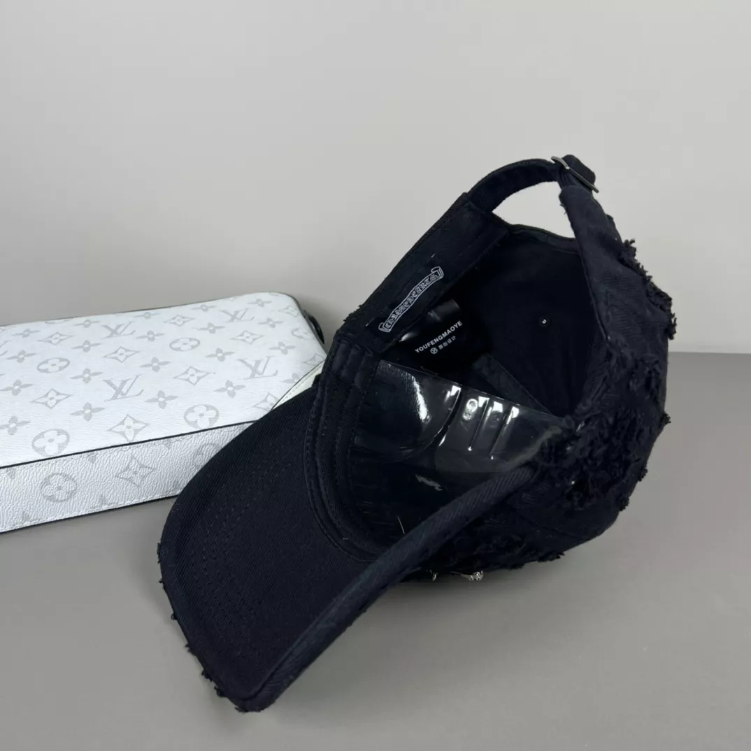 Chrome Hearts Caps Versatile 2363