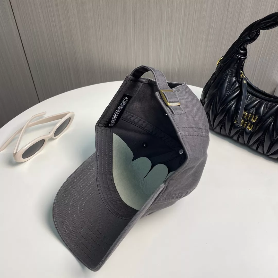 Chrome Hearts Caps Versatile 900