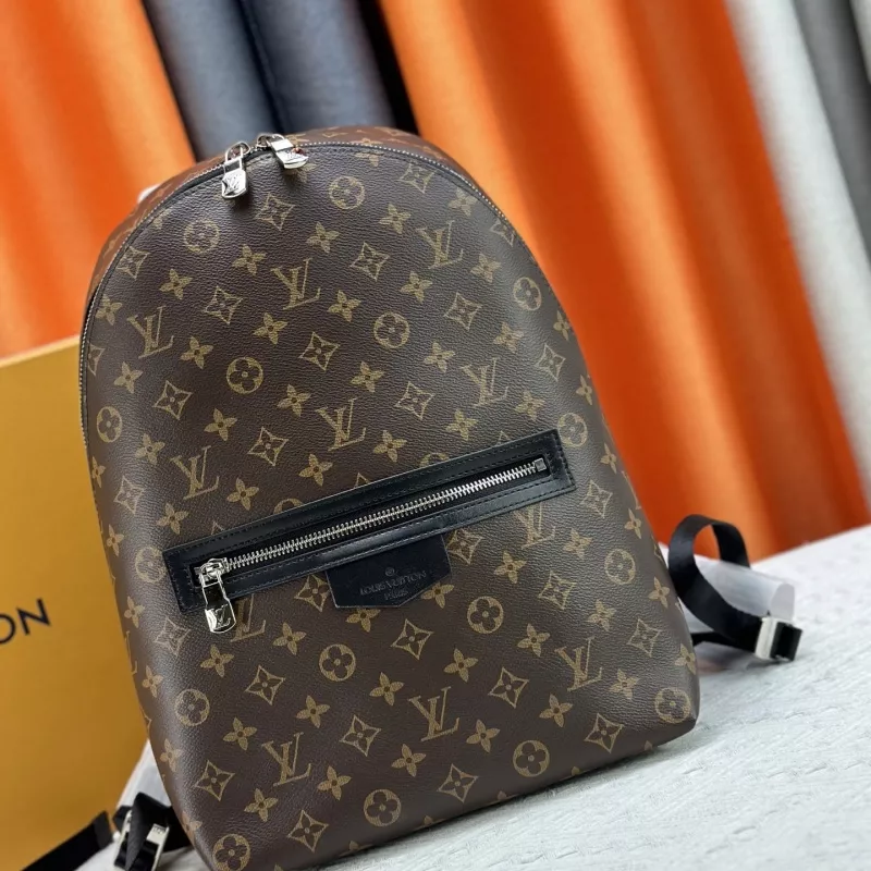 Classic 102 Louis Vuitton AAA Quality Backpacks For Unisex