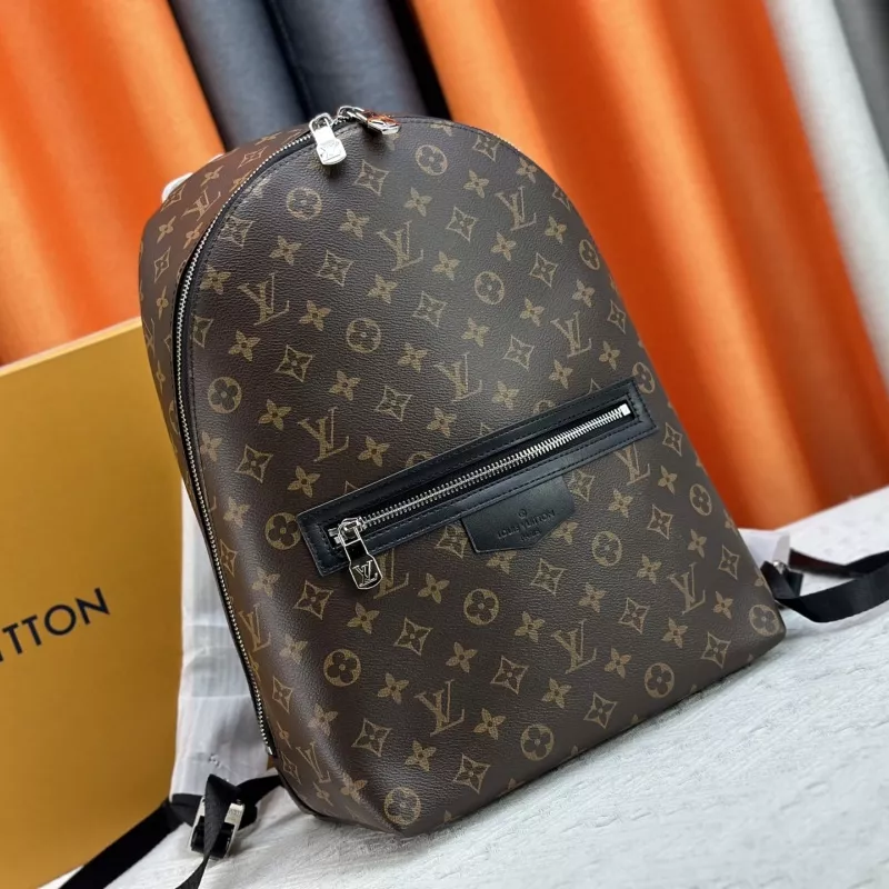 Classic 102 Louis Vuitton AAA Quality Backpacks For Unisex