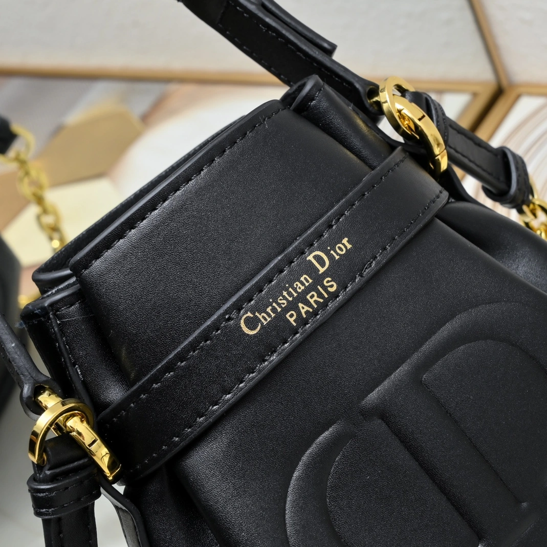 Classic 1077 Christian Dior AAA Quality Messenger Bags For Women