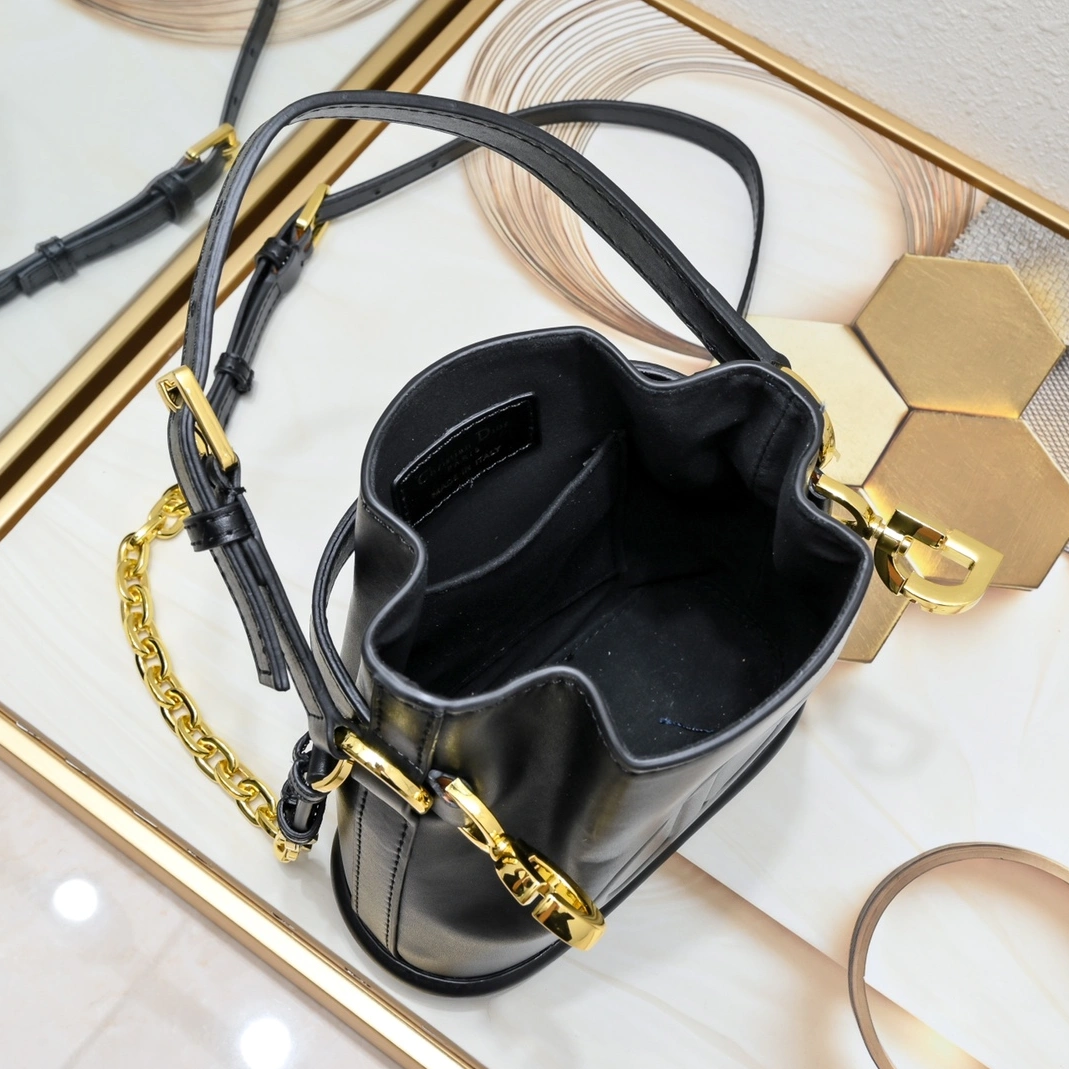 Classic 1077 Christian Dior AAA Quality Messenger Bags For Women