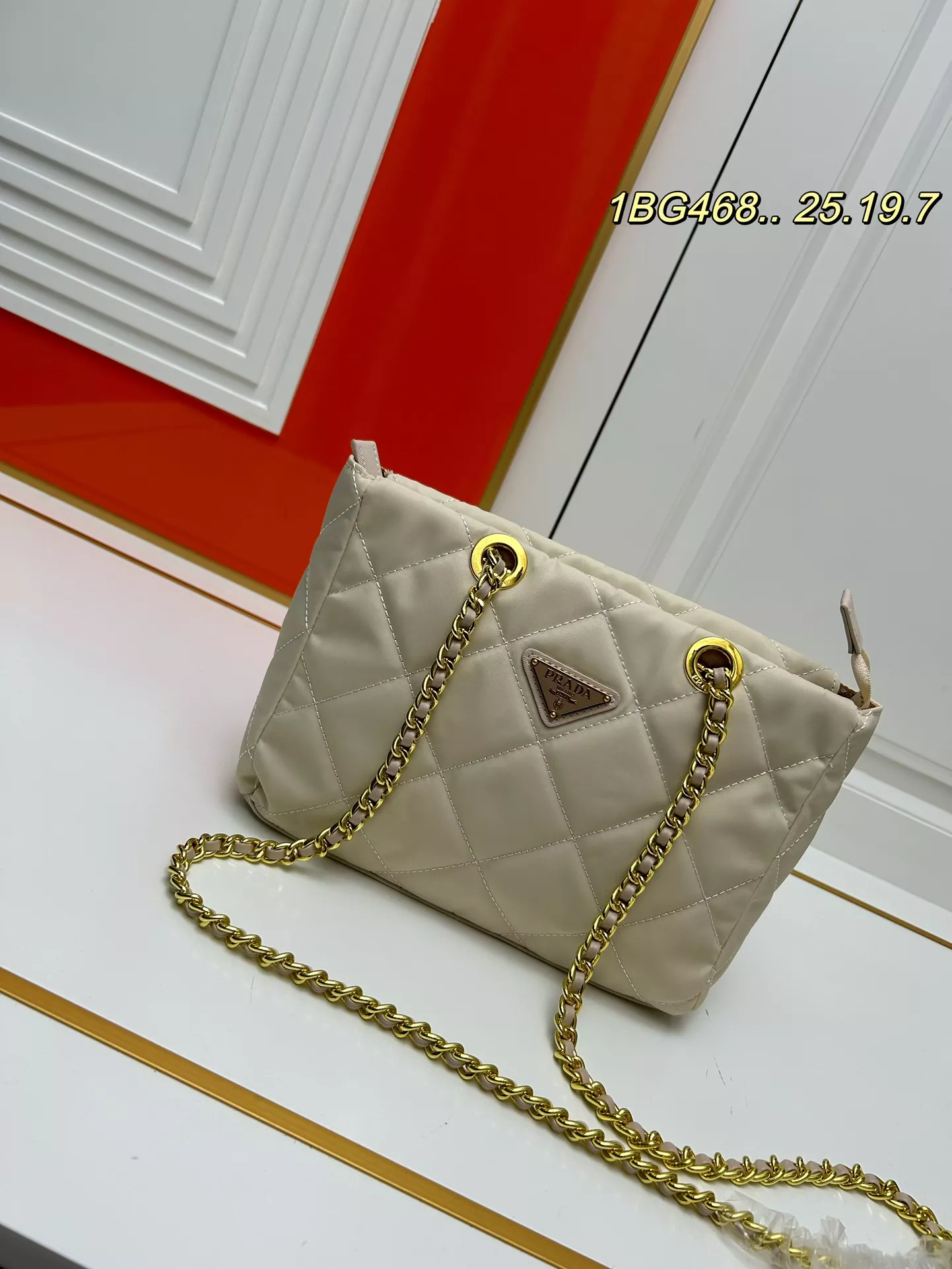 Classic 1091 Prada AAA Quality Shoulder Bags For Women