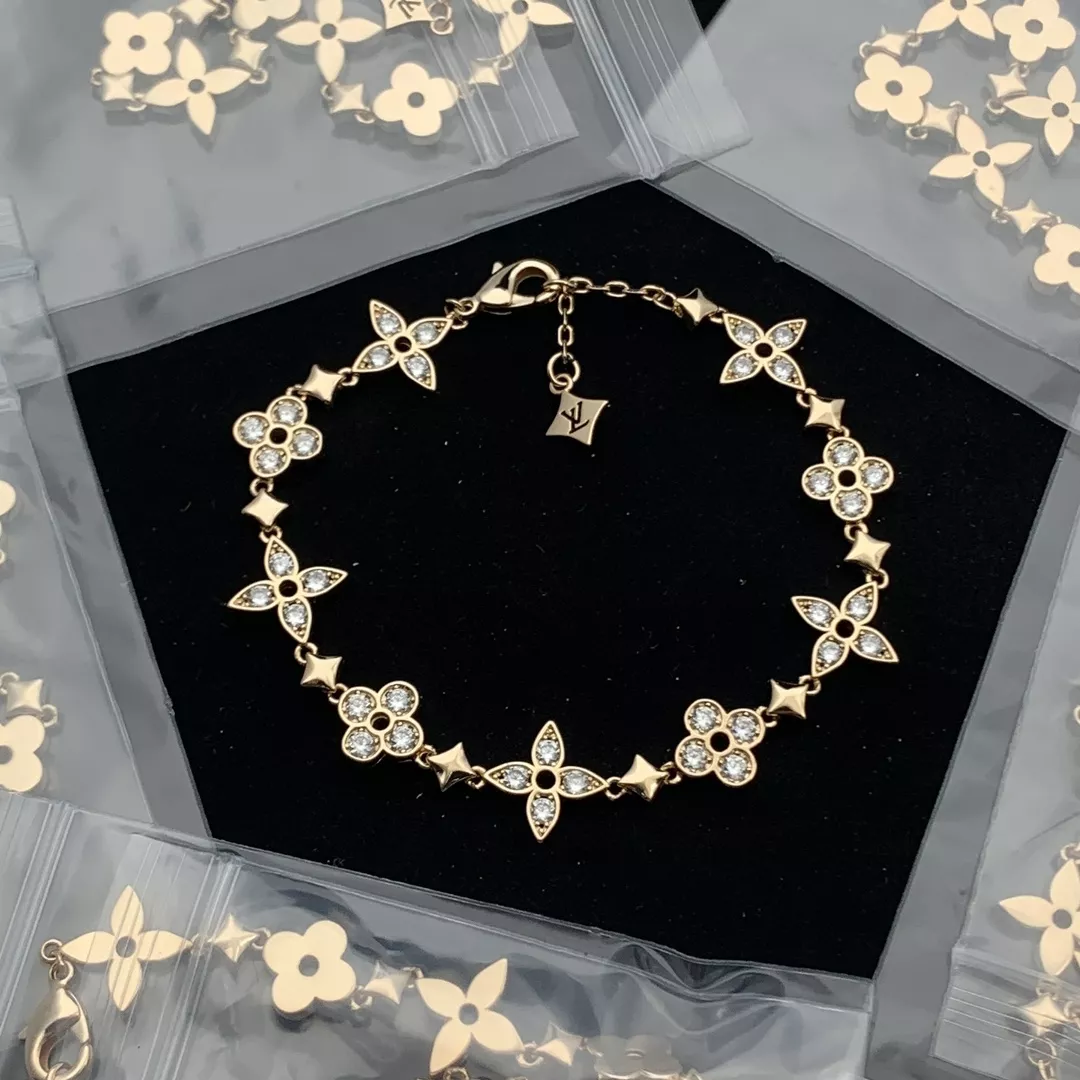 Classic 1120 Louis Vuitton LV Bracelets