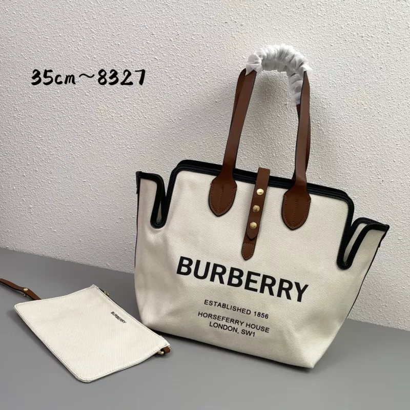 Classic 1139 Burberry AAA Quality Shoulder Bags For Women