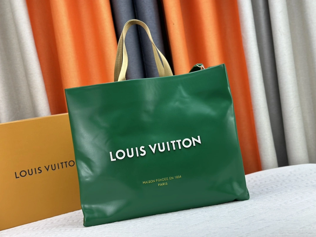 Classic 1234 Louis Vuitton AAA Quality Handbags For Women