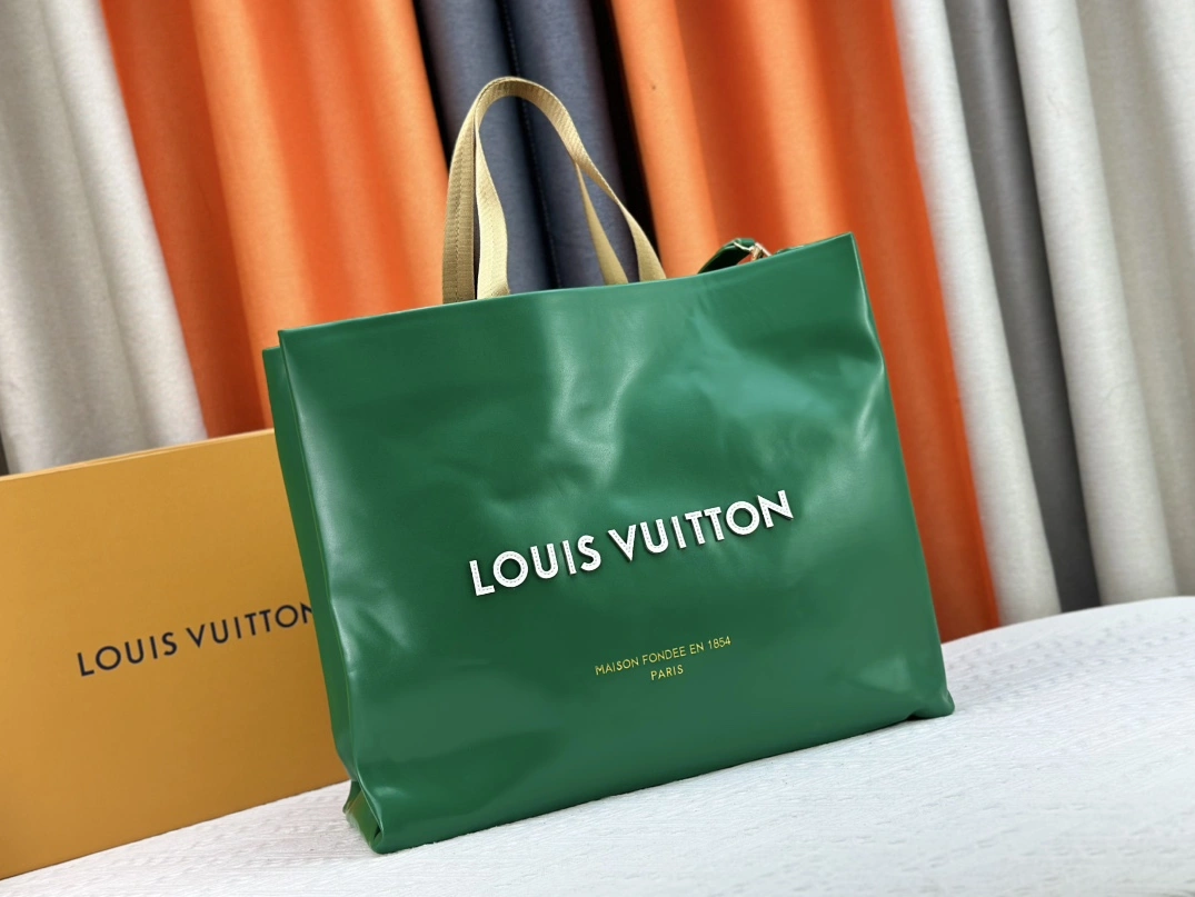 Classic 1234 Louis Vuitton AAA Quality Handbags For Women