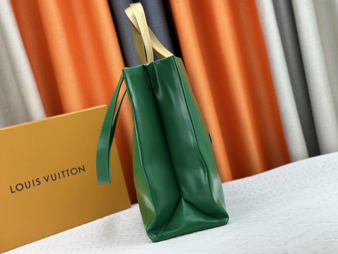 Classic 1234 Louis Vuitton AAA Quality Handbags For Women