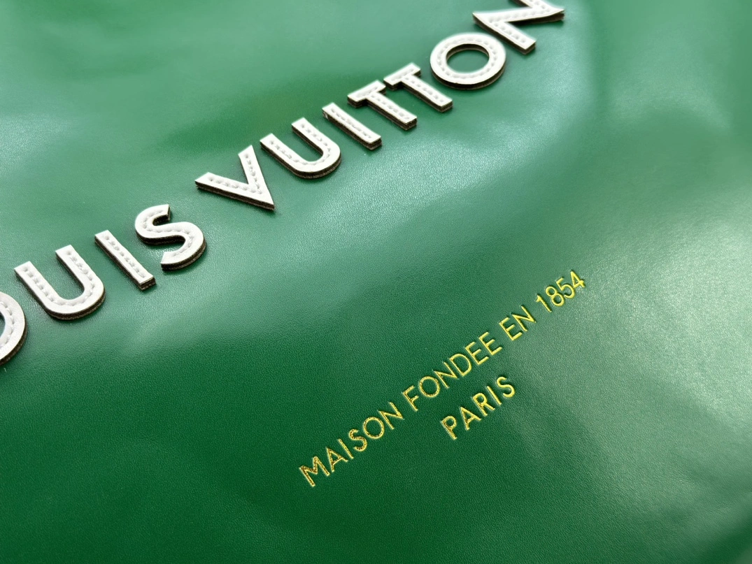 Classic 1234 Louis Vuitton AAA Quality Handbags For Women