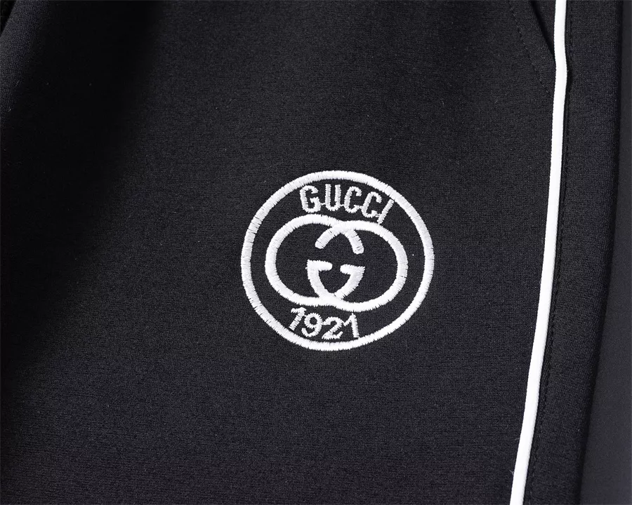 Classic 1249 Gucci Tracksuits Long Sleeved For Men