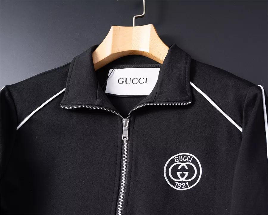 Classic 1249 Gucci Tracksuits Long Sleeved For Men