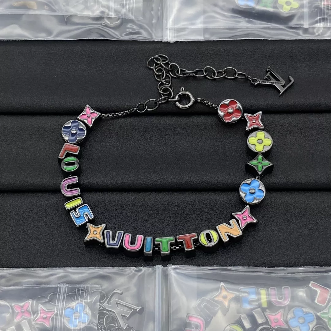 Classic 1317 Louis Vuitton LV Bracelets